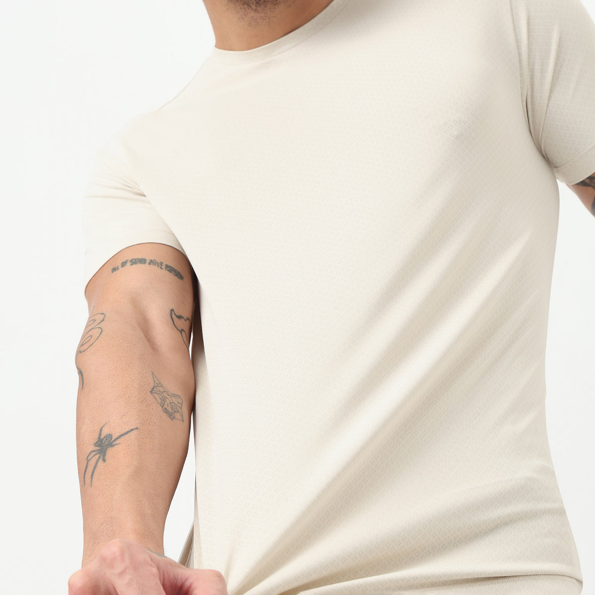 Gym Tee – Airdry® – Lightweight Comfort for Everyday Movement