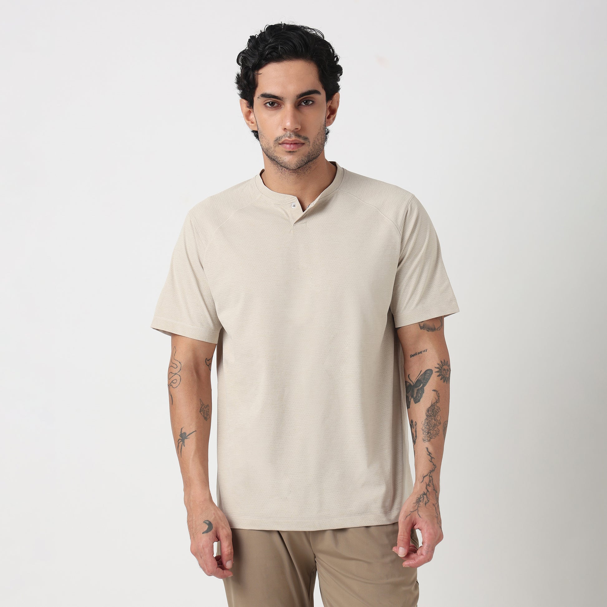 Muscletee – Airdry® – Henly Neck Tee with Regular Fit Comfort