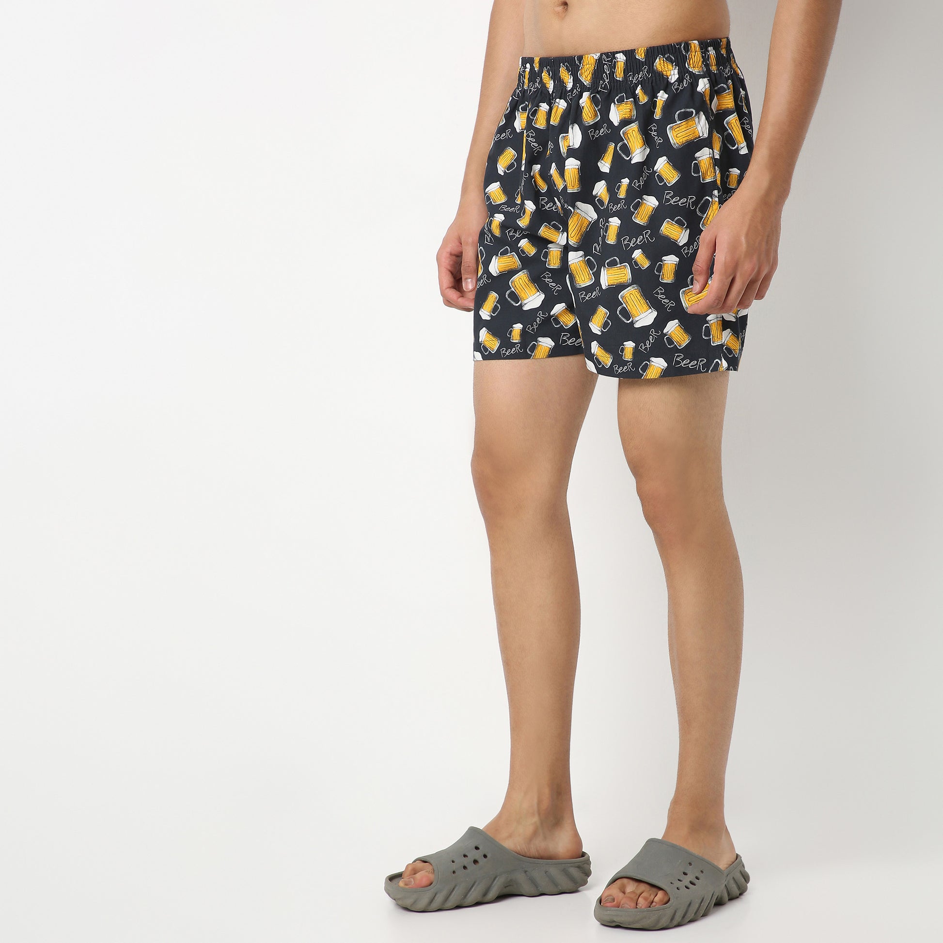 Regular Fit Printed Above Knee Mid Rise Shorts