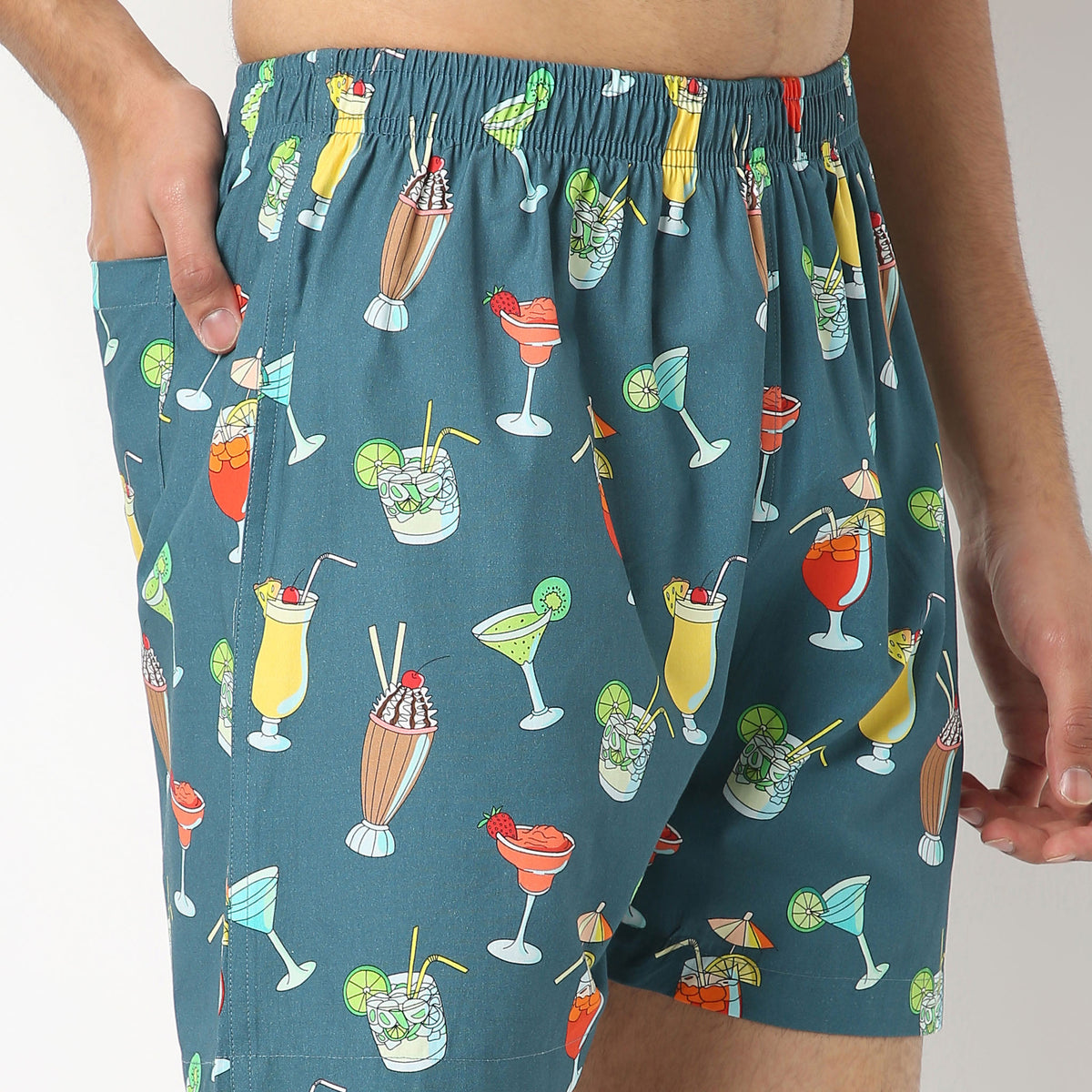 Regular Fit Printed Above Knee Mid Rise Shorts