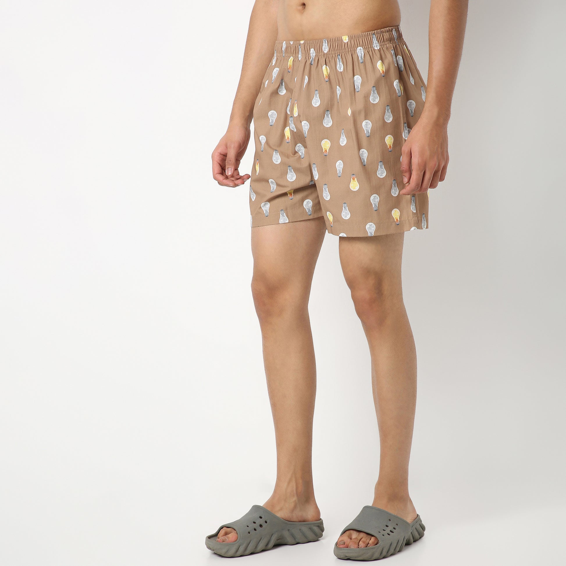 Regular Fit Printed Above Knee Mid Rise Shorts