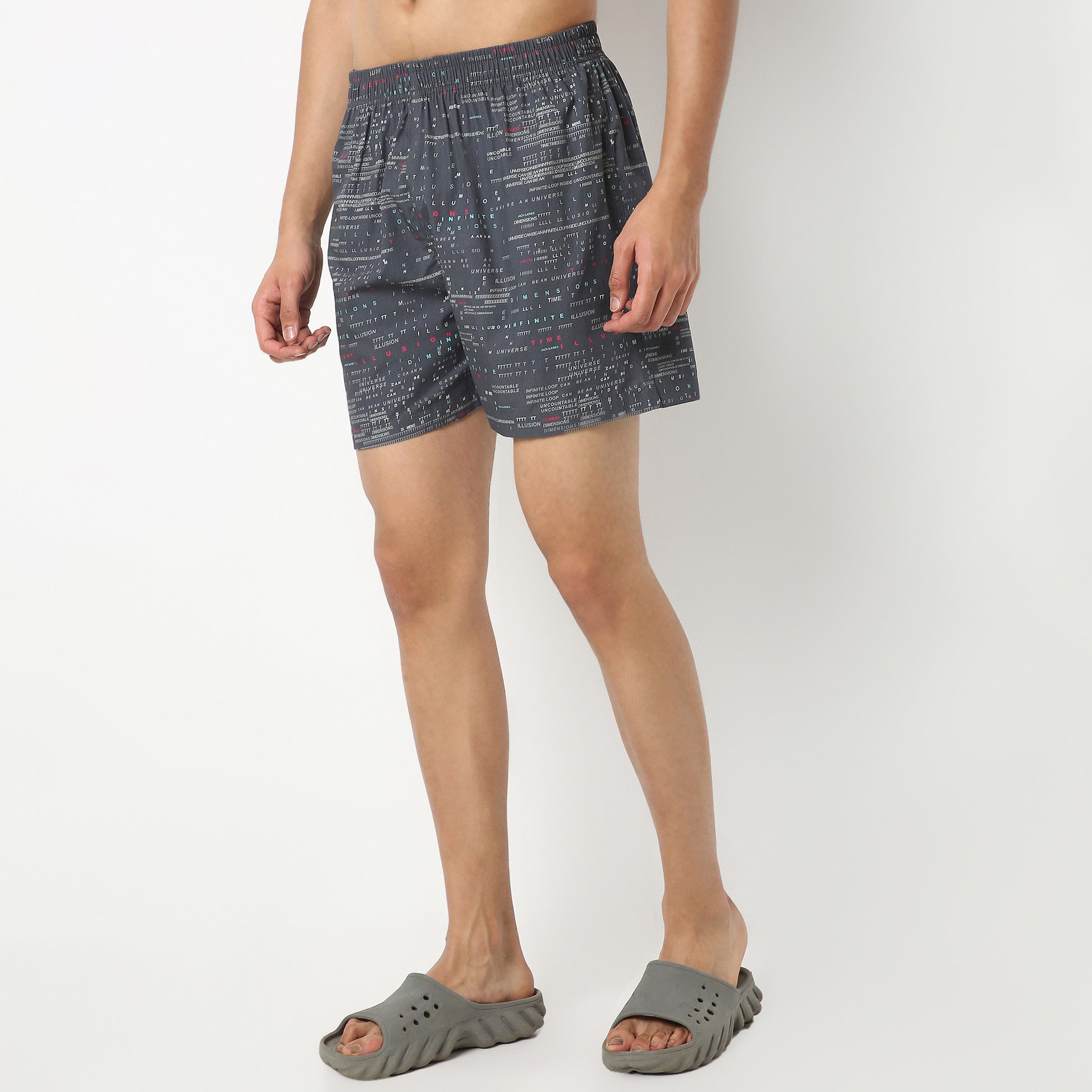 Regular Fit Printed Above Knee Mid Rise Shorts