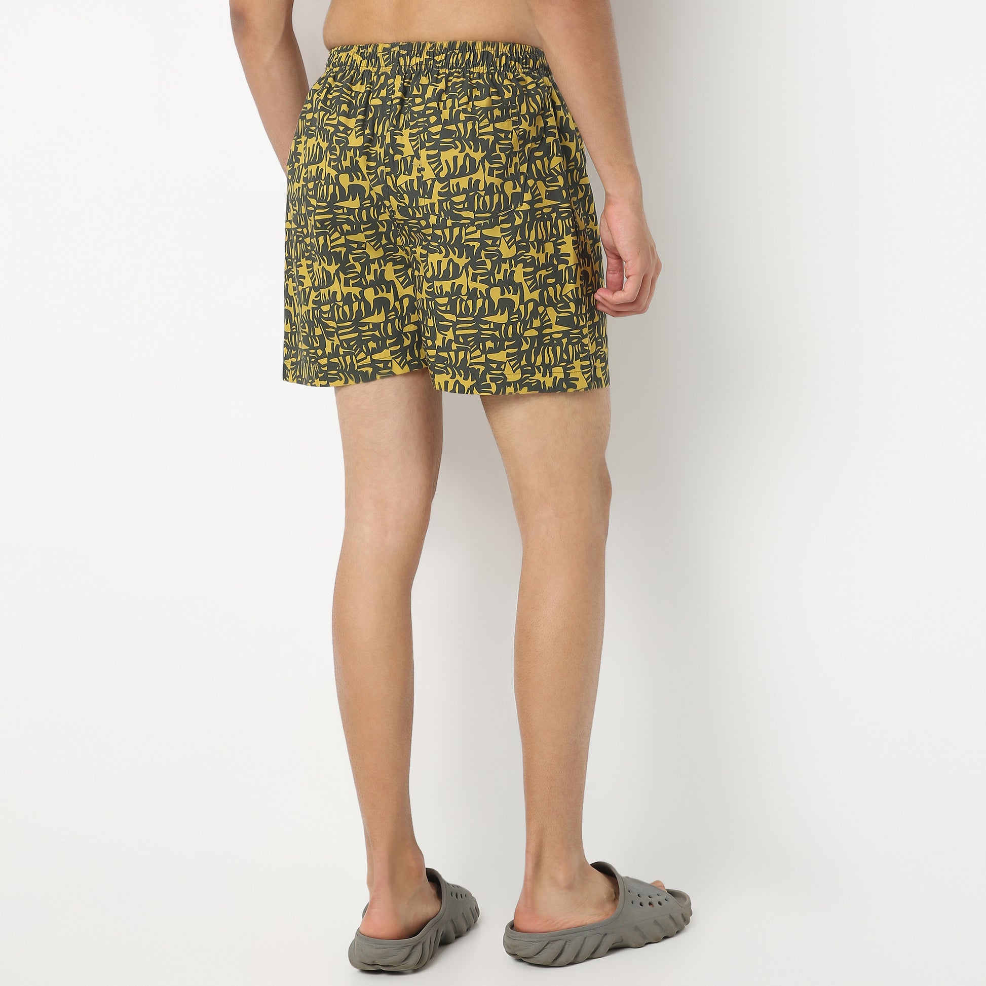 Regular Fit Printed Above Knee Mid Rise Shorts