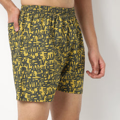 Regular Fit Printed Above Knee Mid Rise Shorts