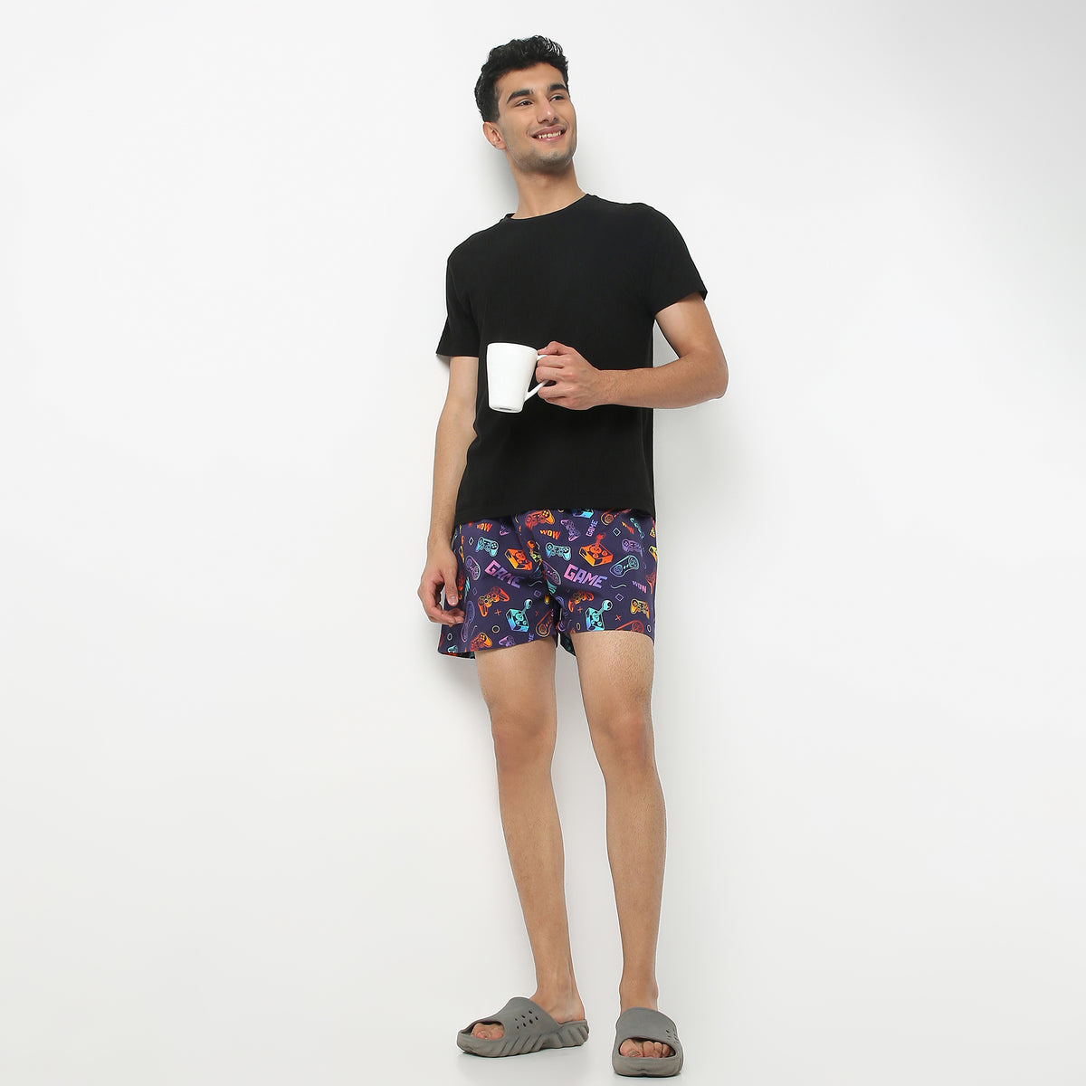 Regular Fit Printed Above Knee Mid Rise Shorts