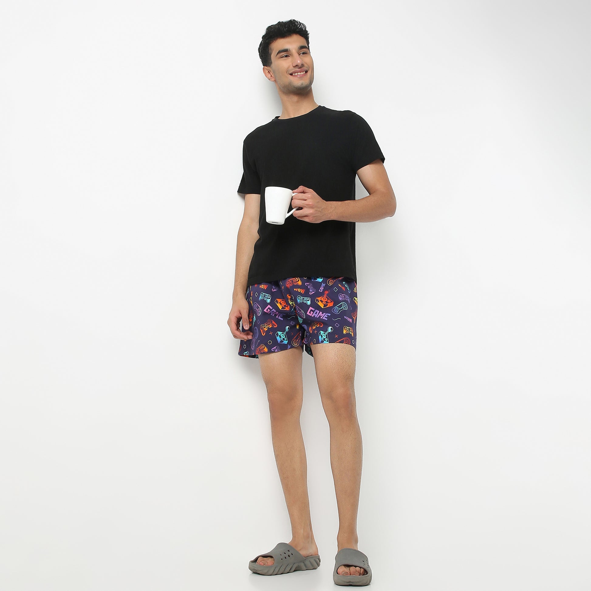 Regular Fit Printed Above Knee Mid Rise Shorts