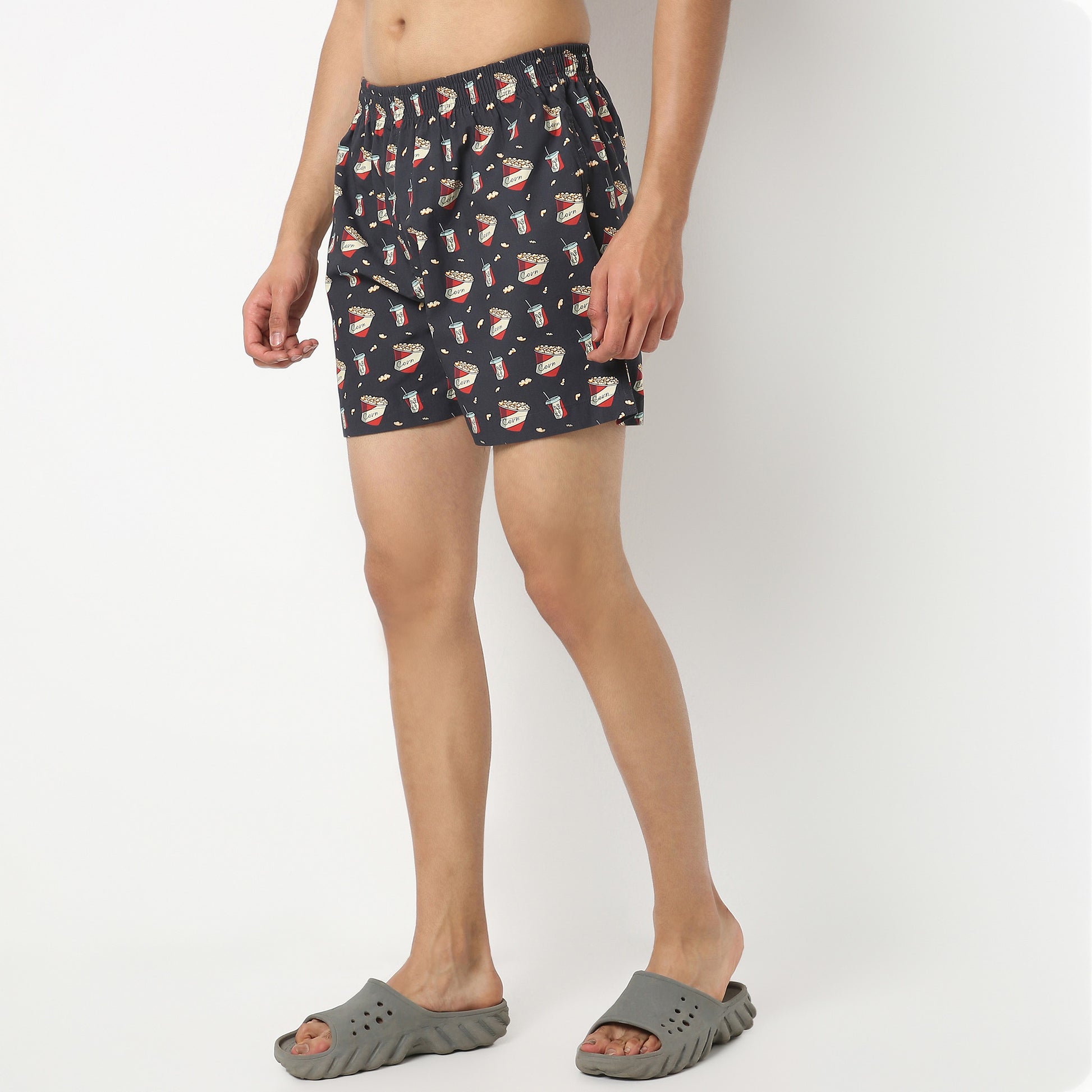 Regular Fit Printed Above Knee Mid Rise Shorts