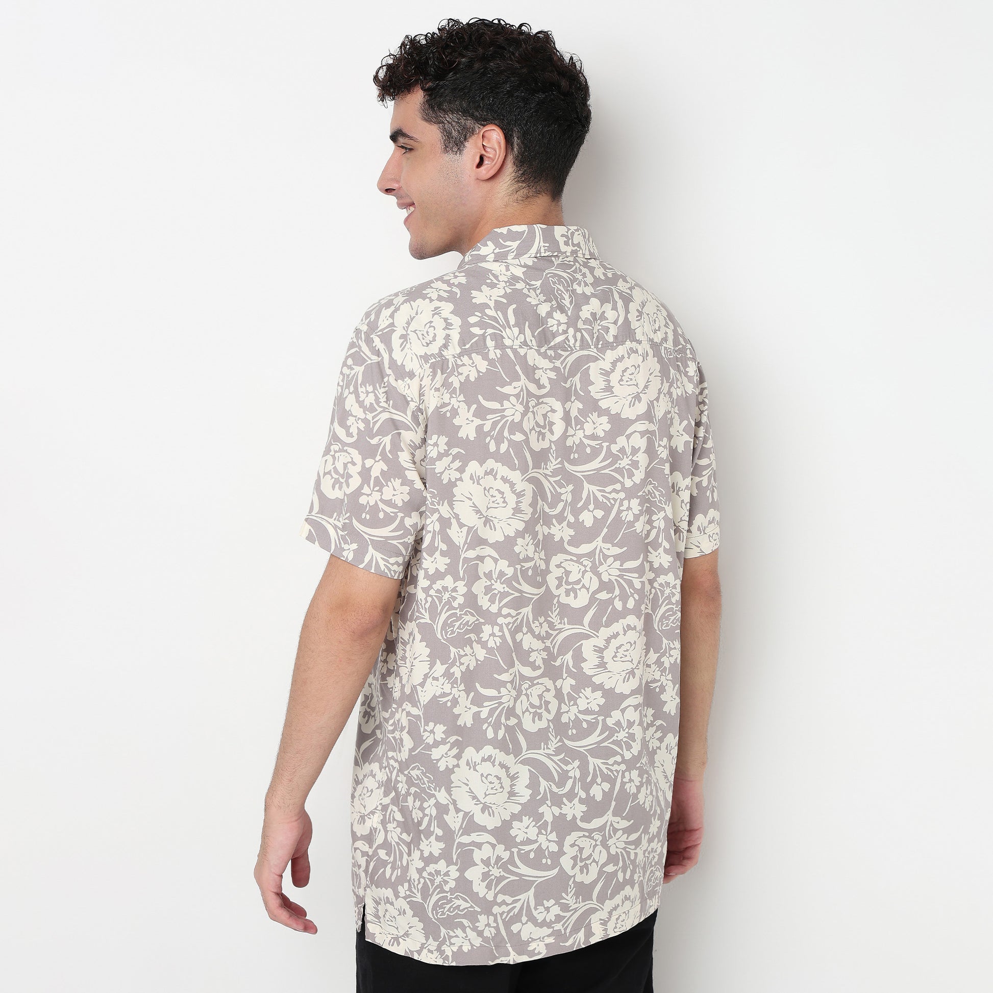 Buy Men Regular Fit Printed Half Sleeve Shirt  - Style Union