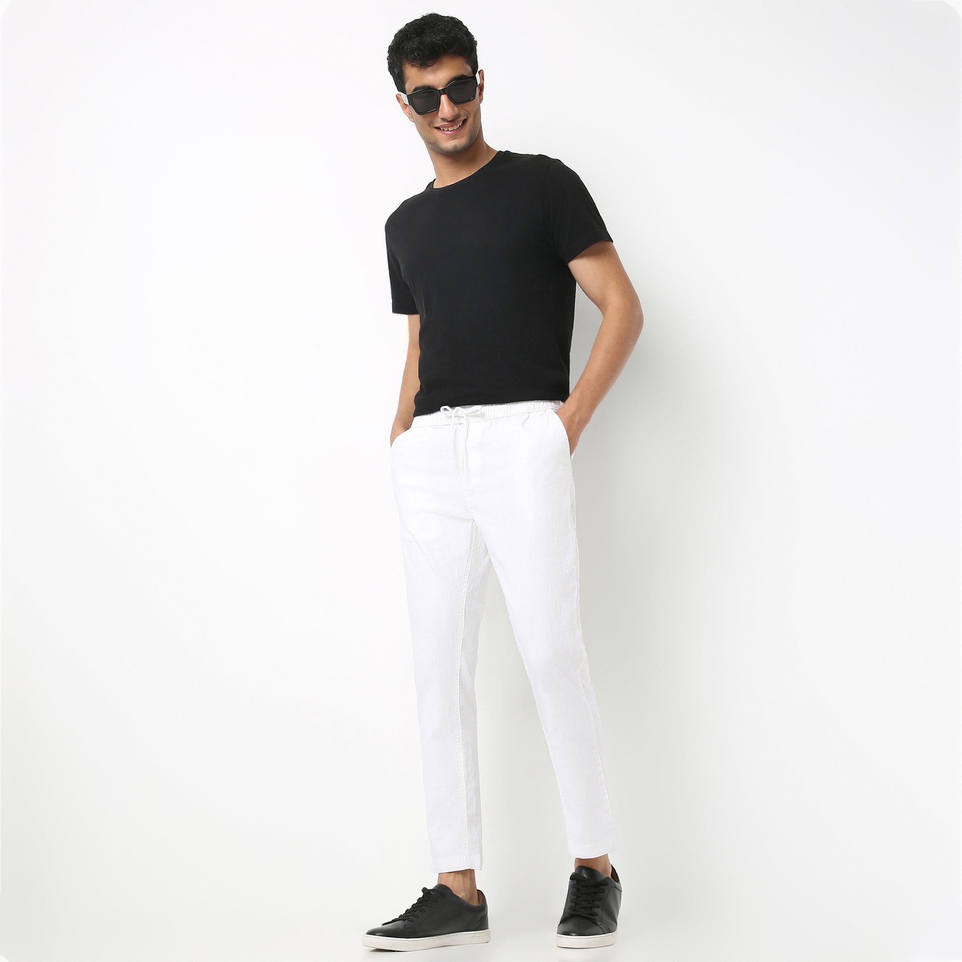 Regular Fit Solid Ankle Length Mid Rise Pants