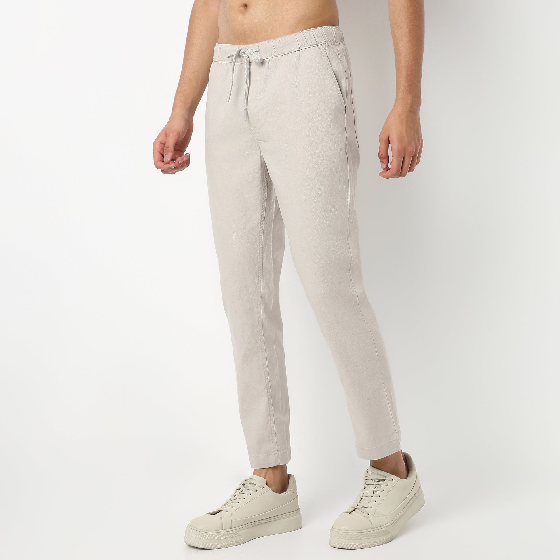 Regular Fit Solid Ankle Length Mid Rise Pants
