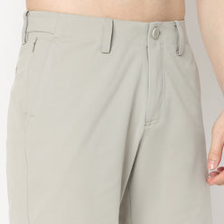 Regular Fit Solid Above Knee Mid Rise Shorts