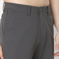 Regular Fit Solid Above Knee Mid Rise Shorts