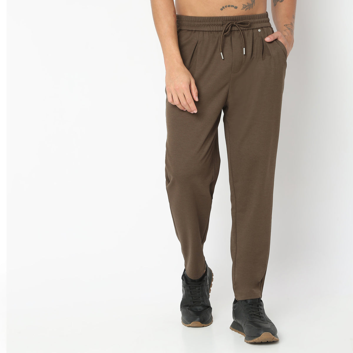 Regular Fit Solid Mid Rise Trousers