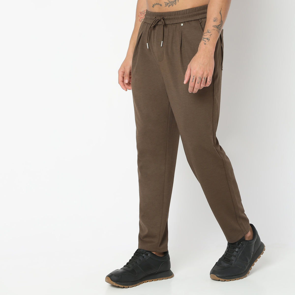 Regular Fit Solid Mid Rise Trousers