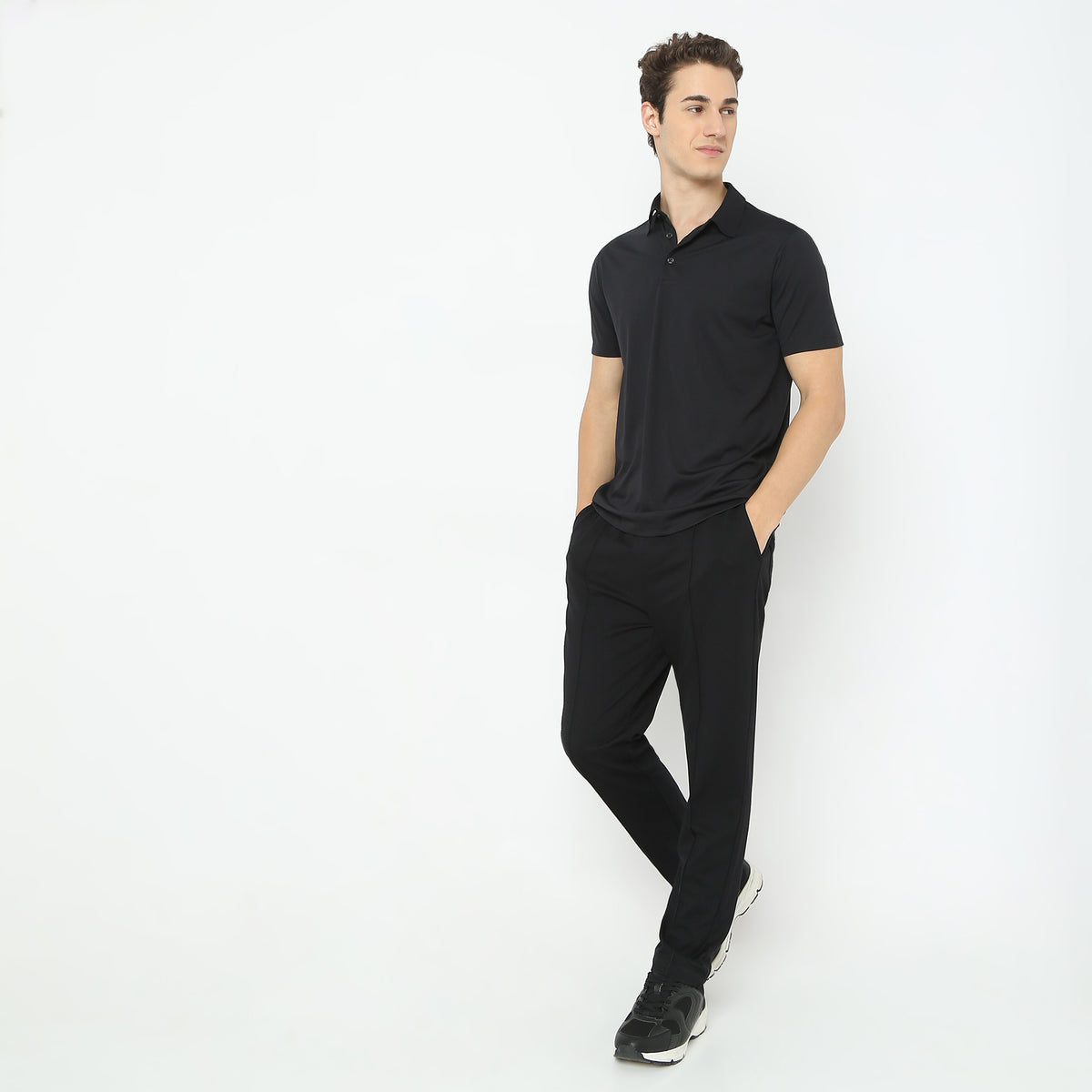 Regular Fit Solid Mid Rise Trousers