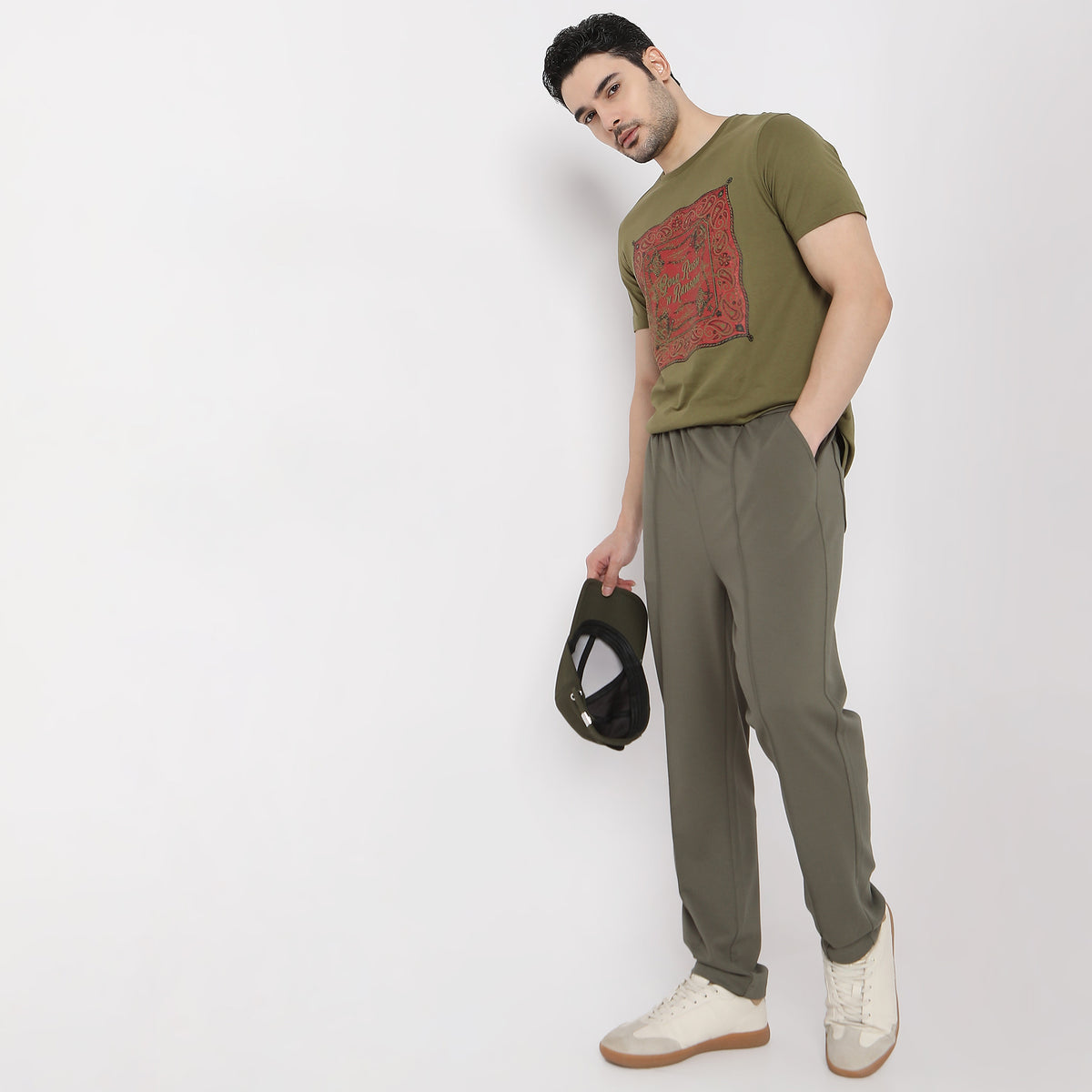 Regular Fit Solid Mid Rise Trousers