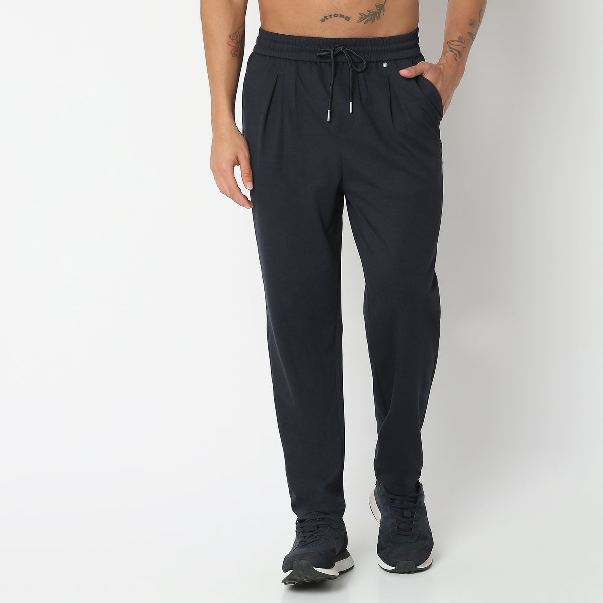 Regular Fit Solid Mid Rise Trousers