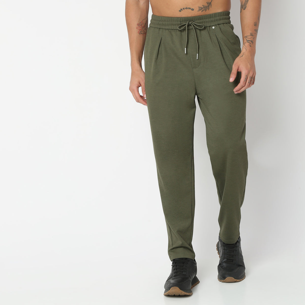 Regular Fit Solid Mid Rise Trousers