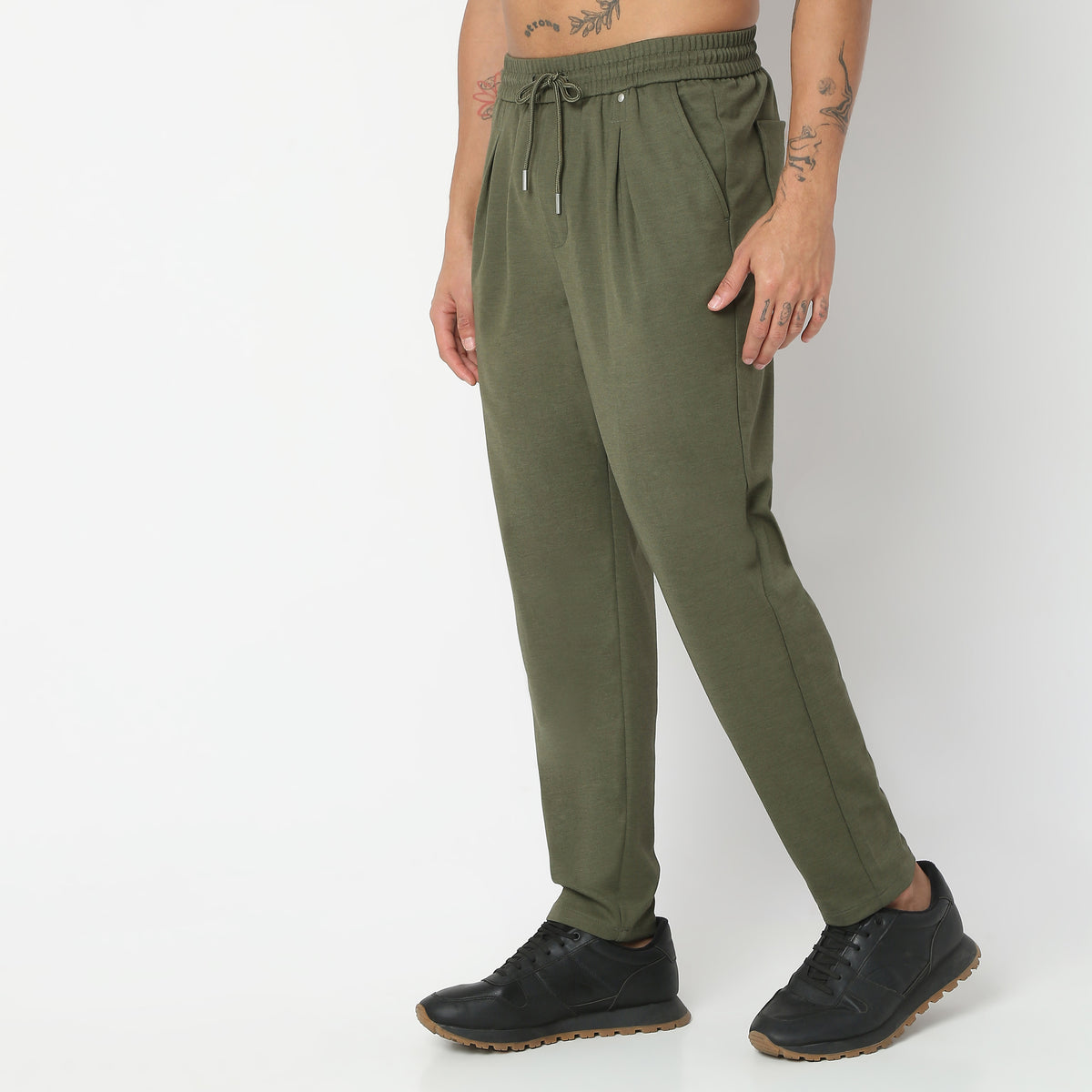 Regular Fit Solid Mid Rise Trousers