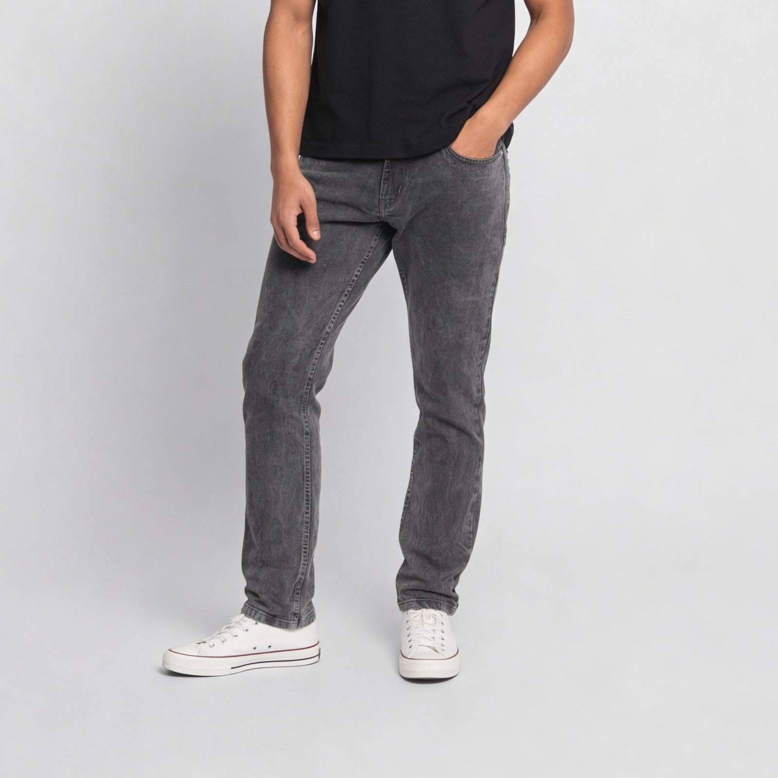 Relaxed Fit Essentials Jeans