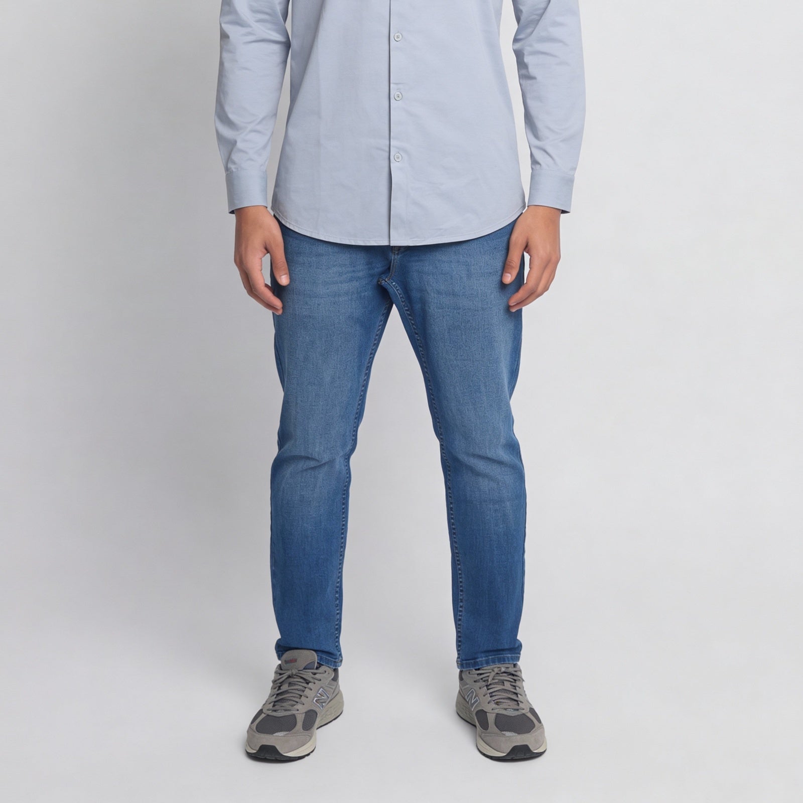 Relaxed Fit Essentials Jeans