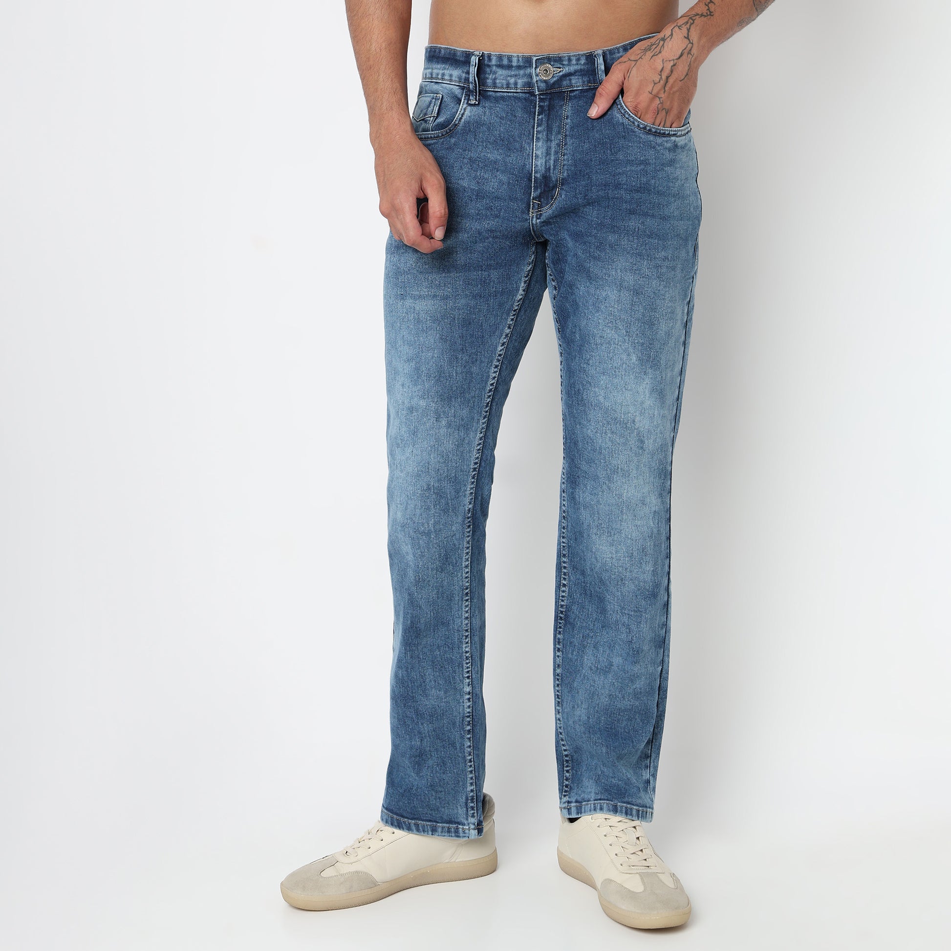 Relaxed Fit Essentials Jeans