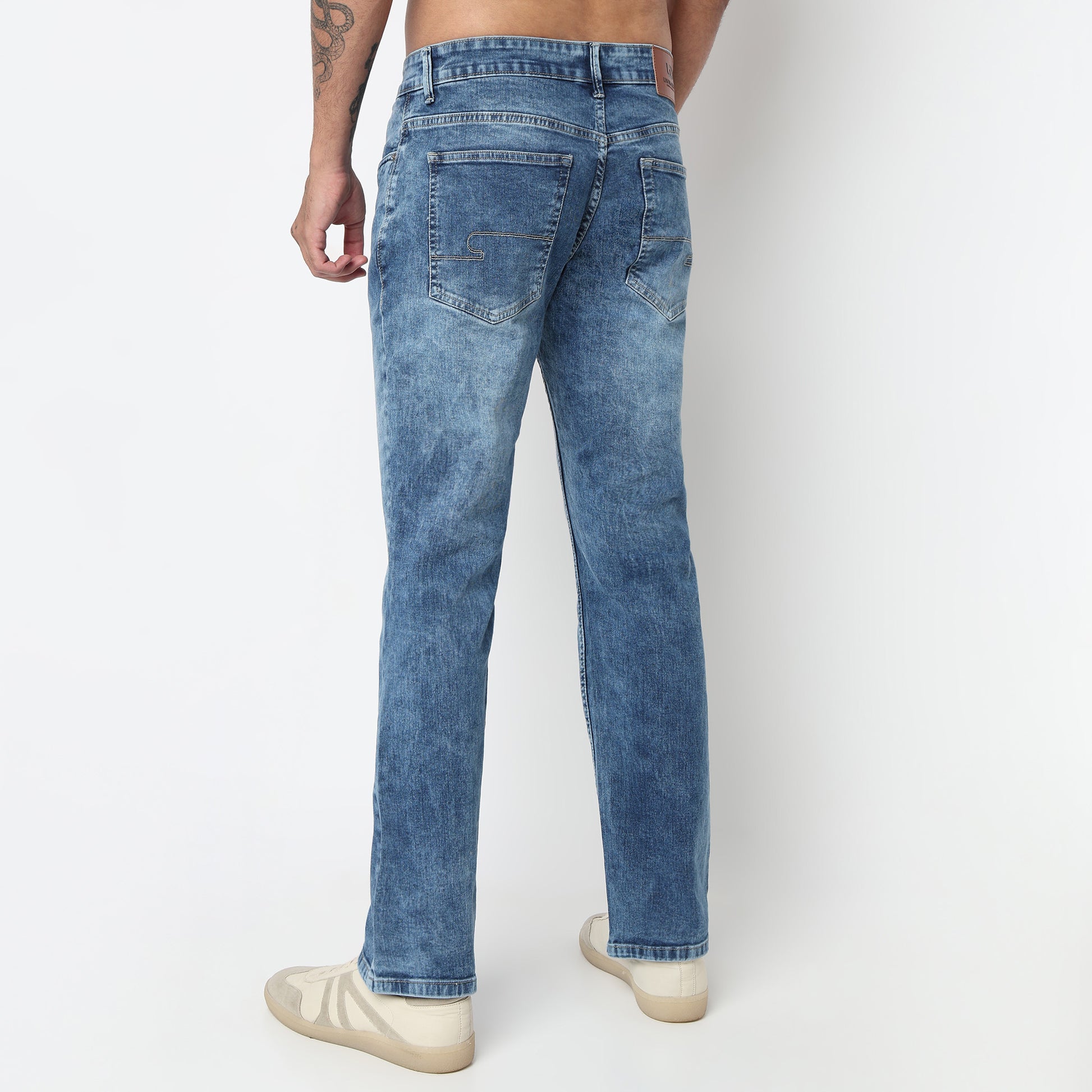 Relaxed Fit Essentials Jeans