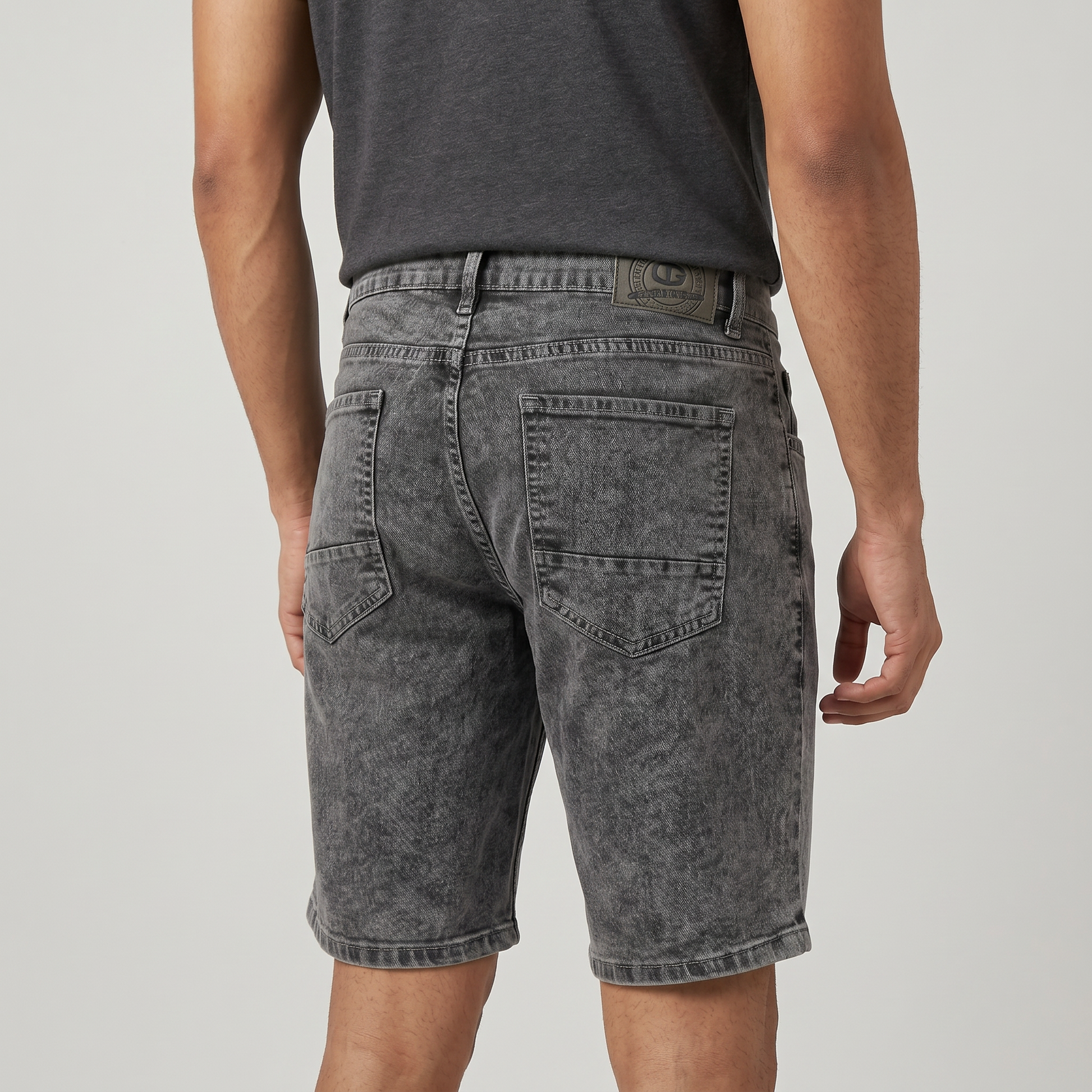 Woven Mid Rise Solid Shorts