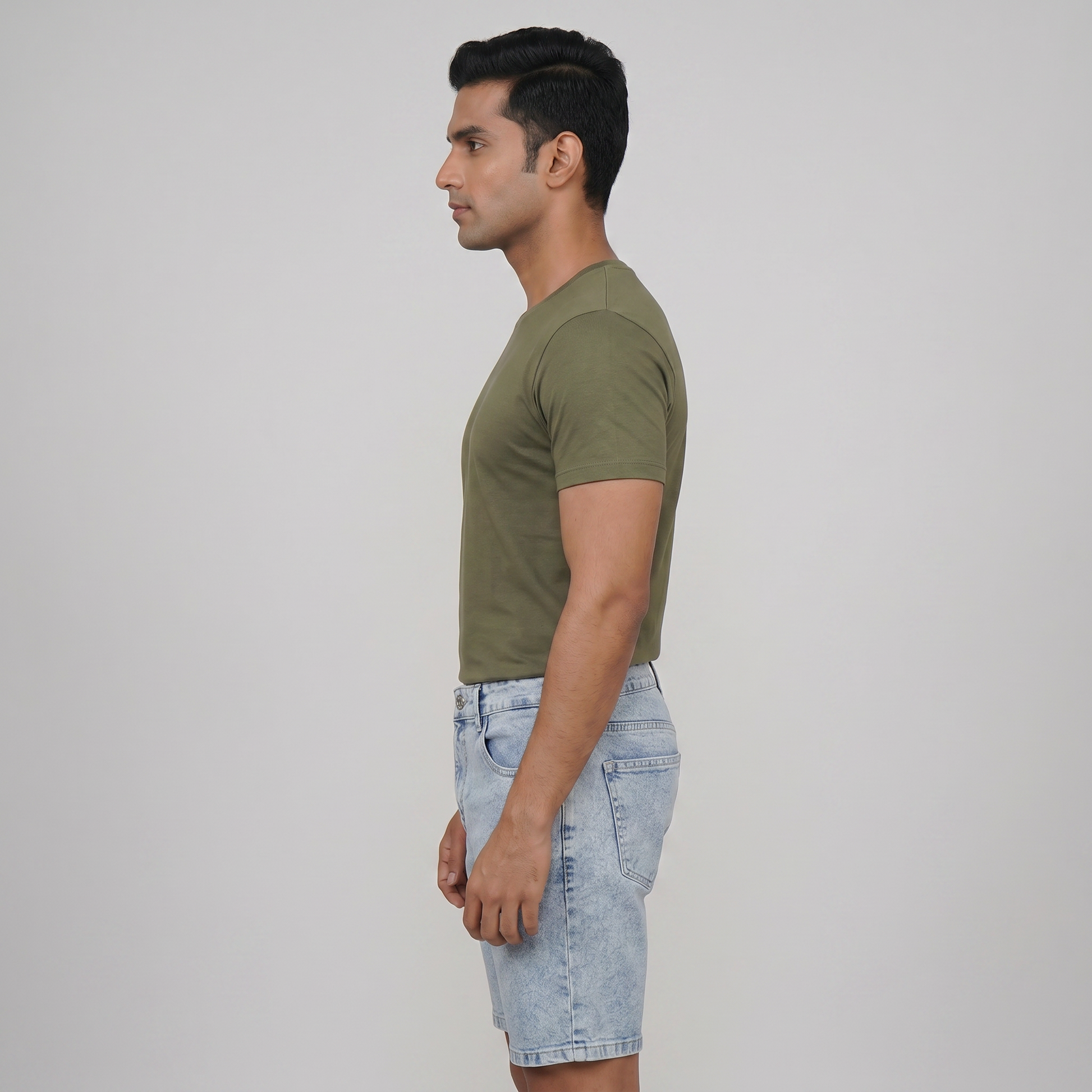 Woven Mid Rise Solid Shorts