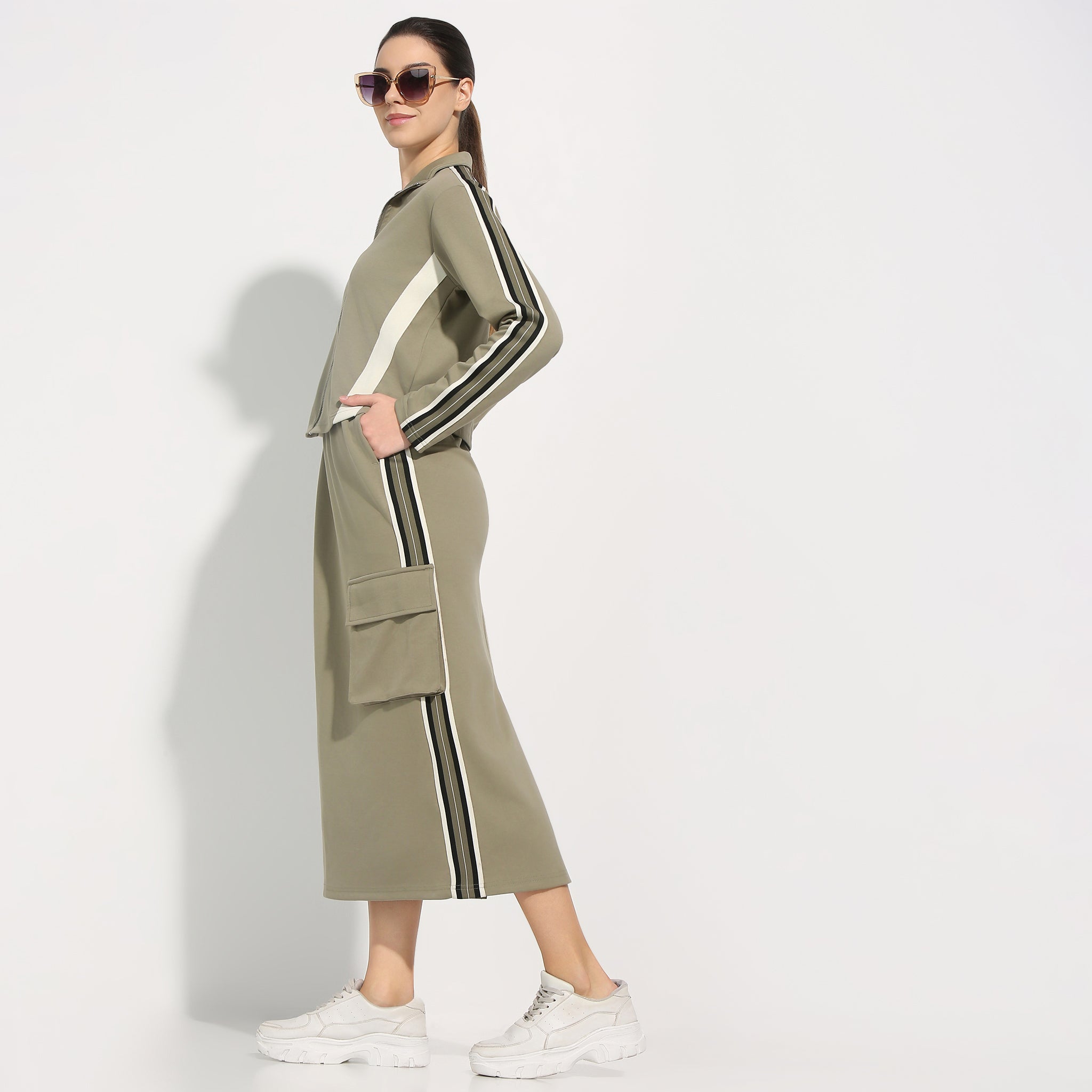 Regular Fit Solid High Rise Skirt