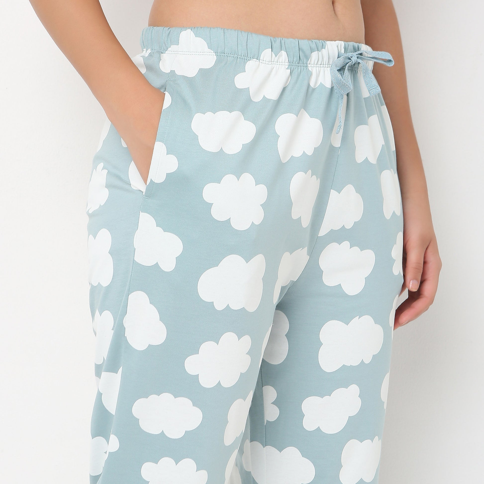 Regular Fit Printed Ankle Length Mid Rise Pyjamas
