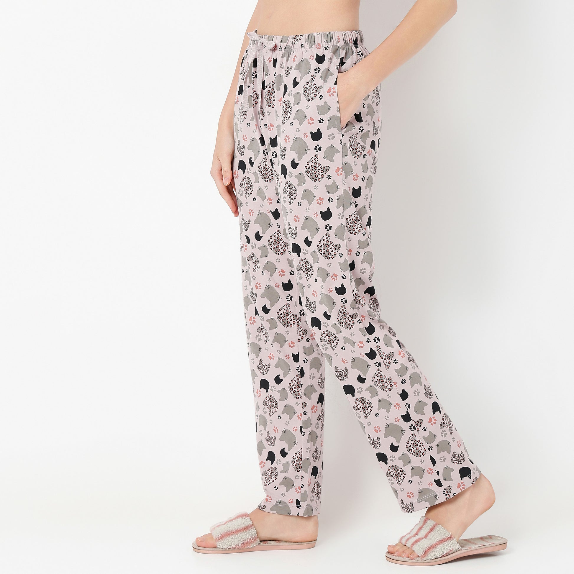 Regular Fit Animal Print Ankle Length Mid Rise Pyjamas