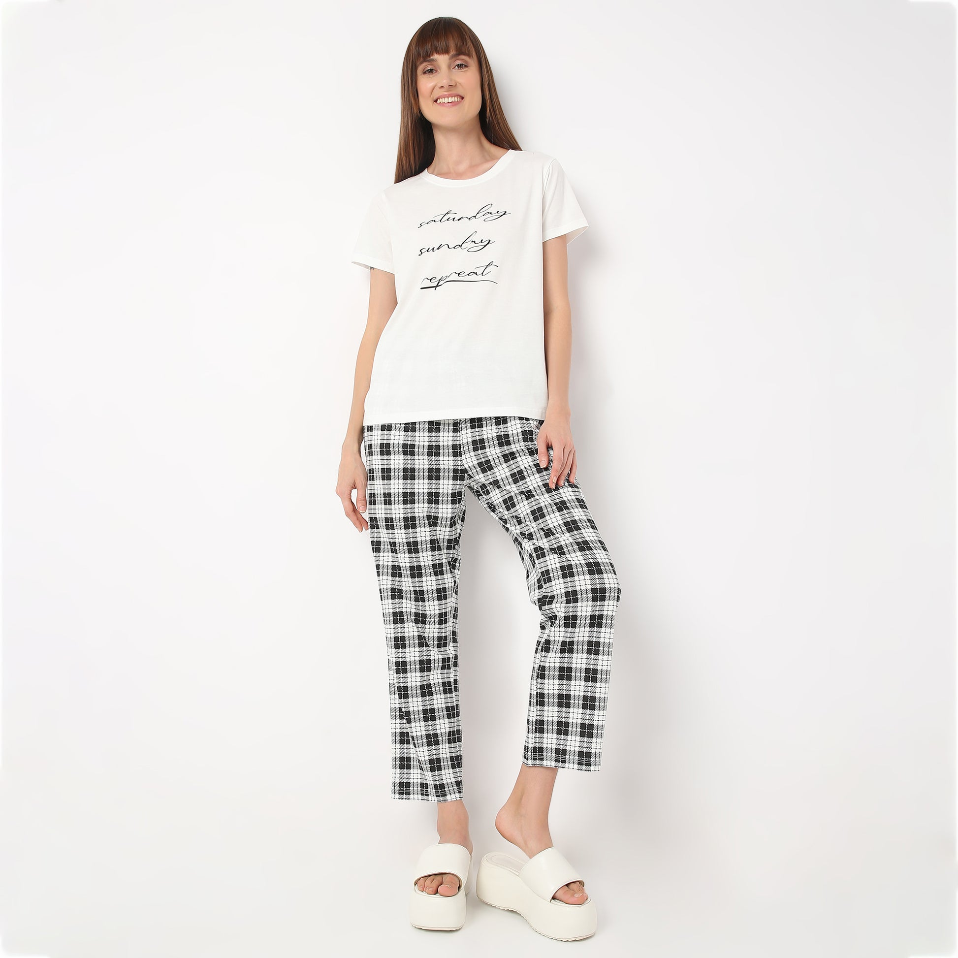 Regular Fit Checkered Ankle Length Mid Rise Pyjamas