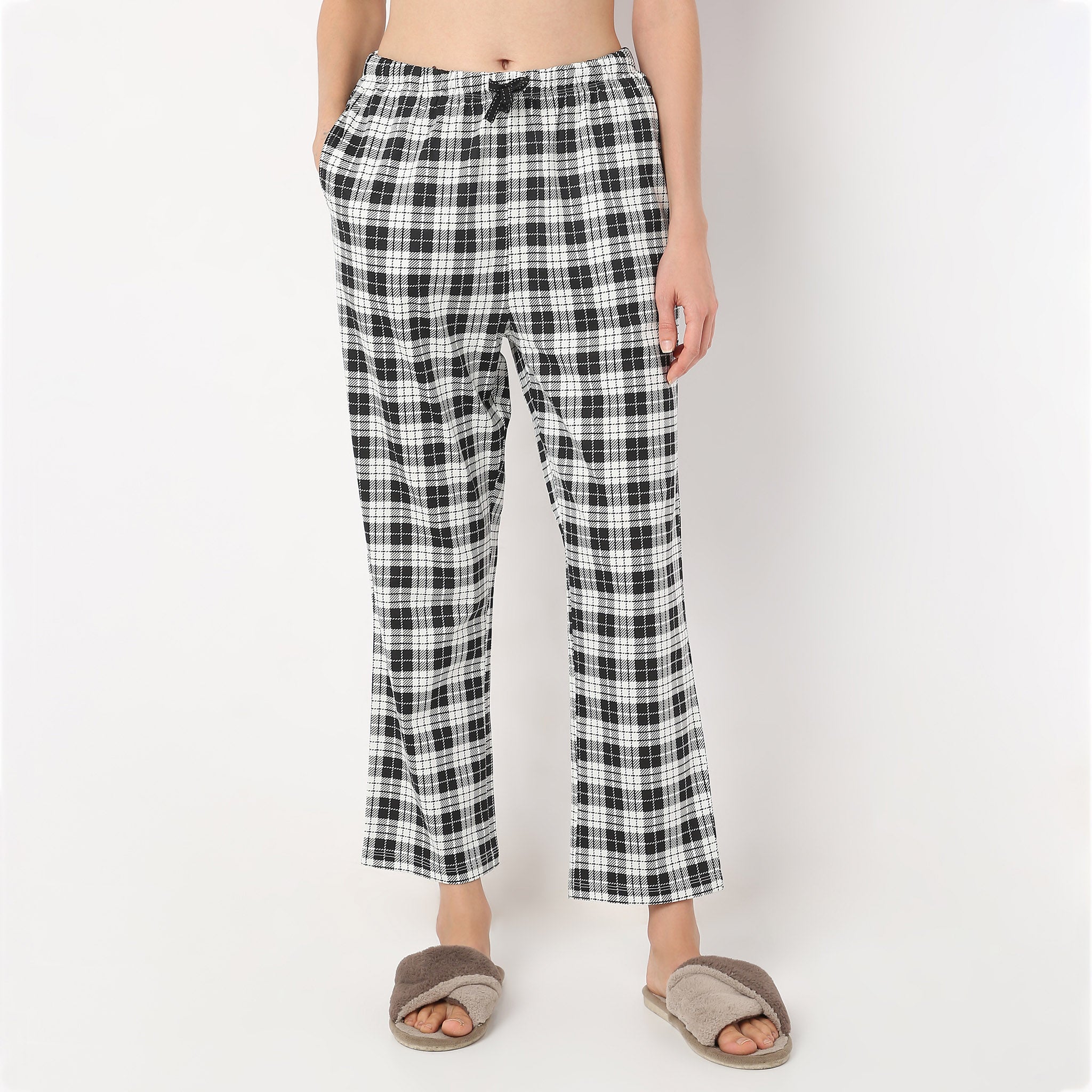 Regular Fit Checkered Ankle Length Mid Rise Pyjamas