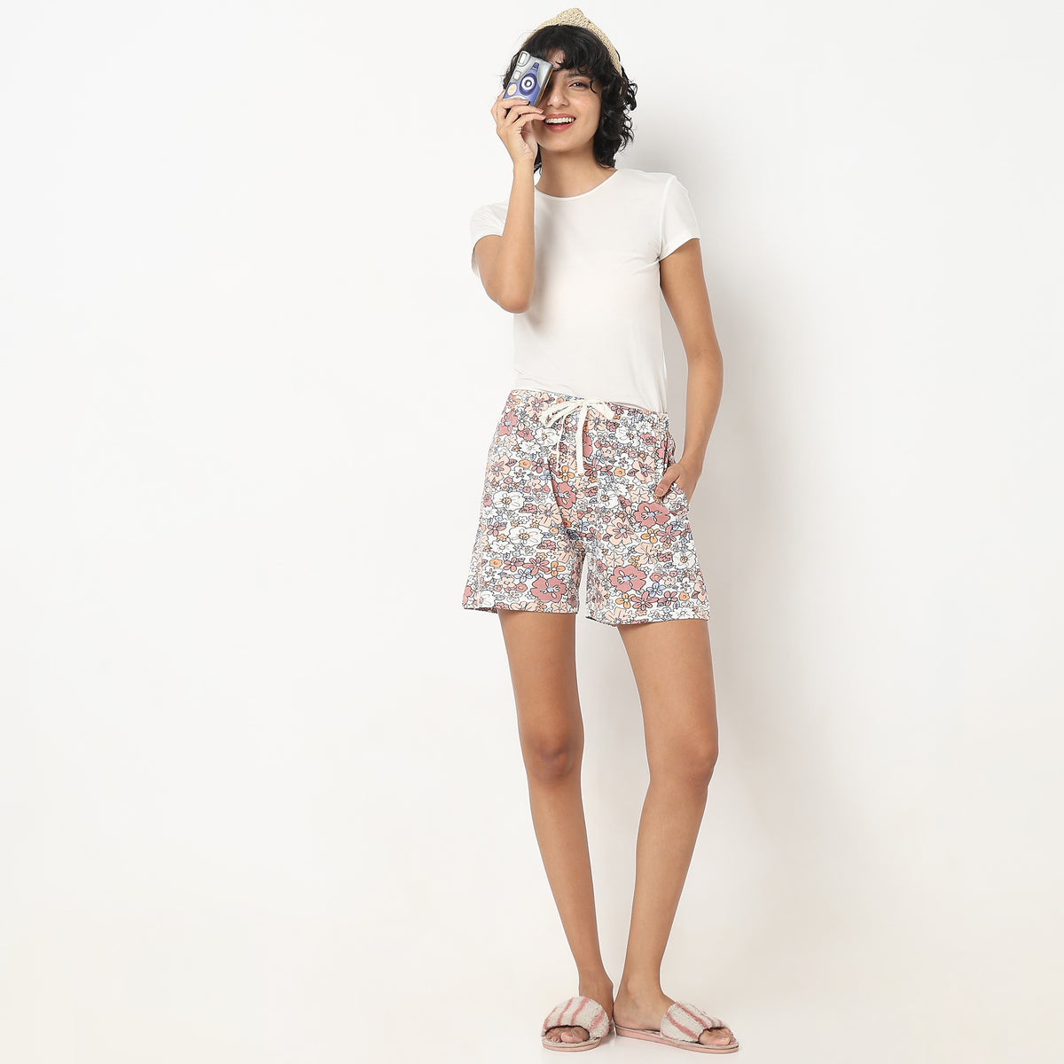 Regular Fit Floral Mid Rise Shorts