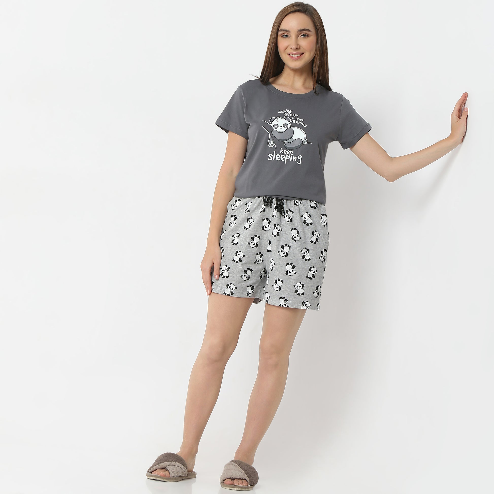Regular Fit Printed Above Knee Mid Rise Shorts