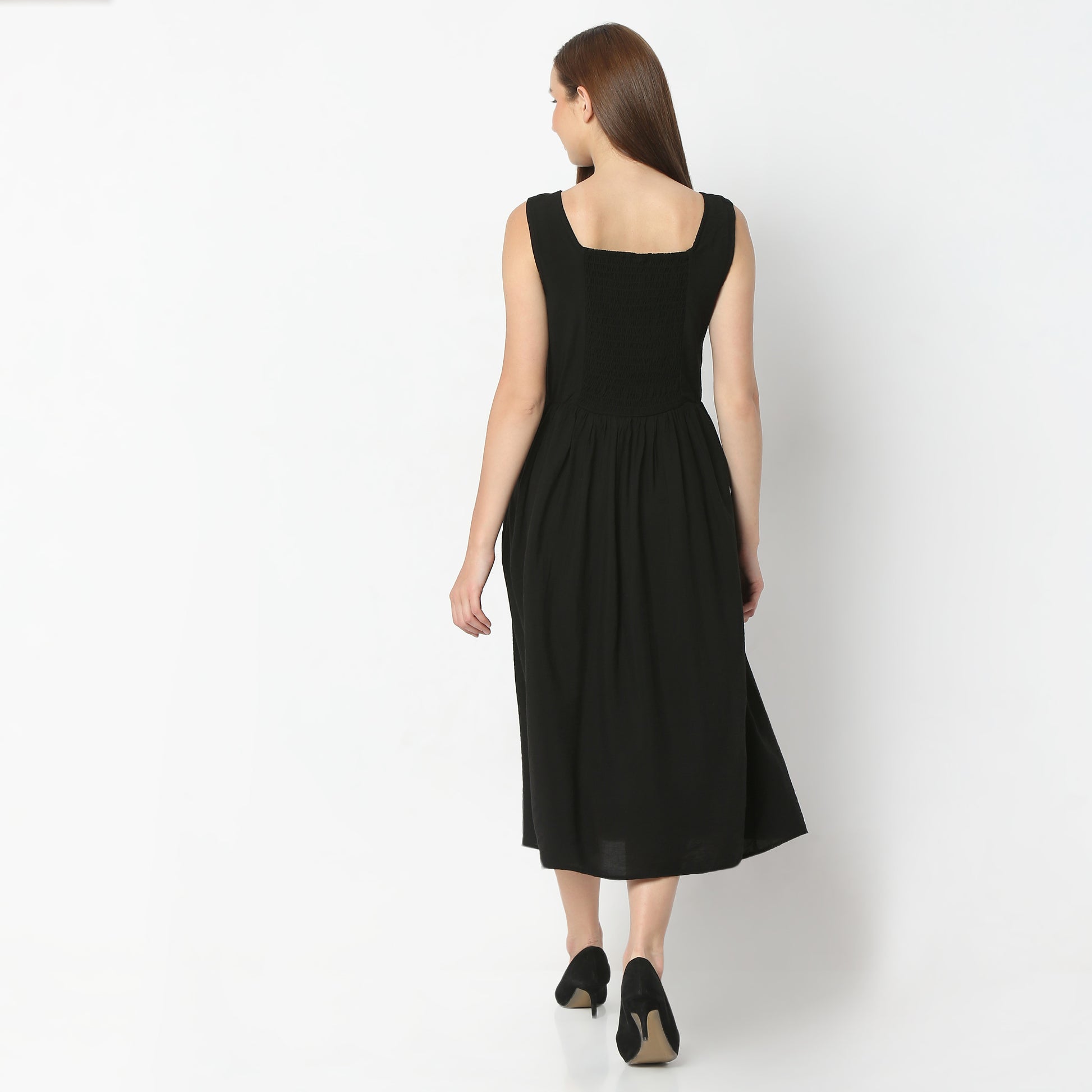 Regular Fit Solid U-Neck Calf Length Dress