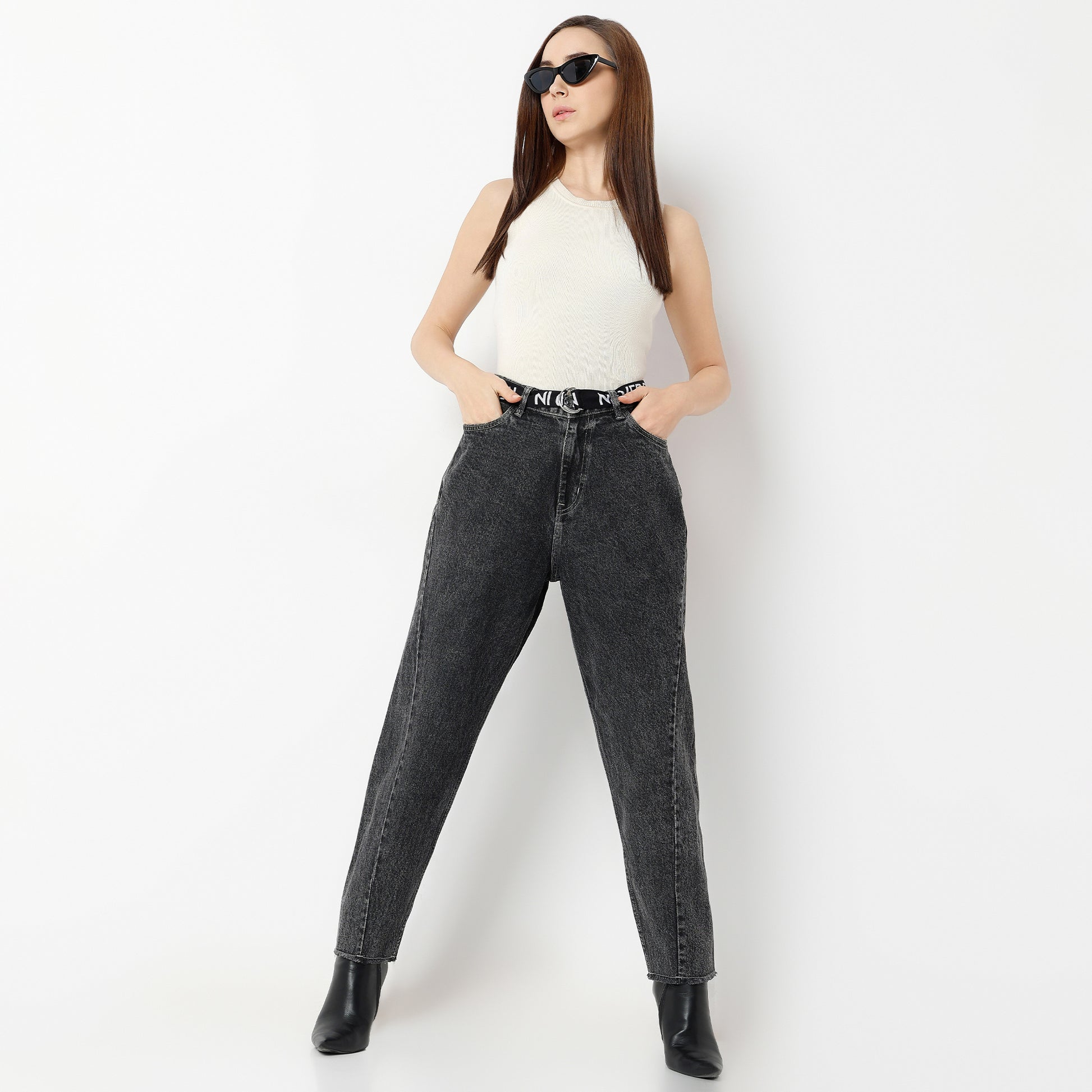 Slouch Fit Solid Ankle Length High Rise Jeans