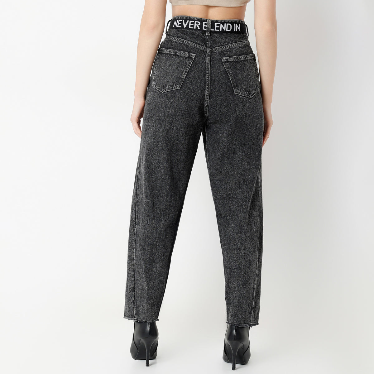 Slouch Fit Solid Ankle Length High Rise Jeans