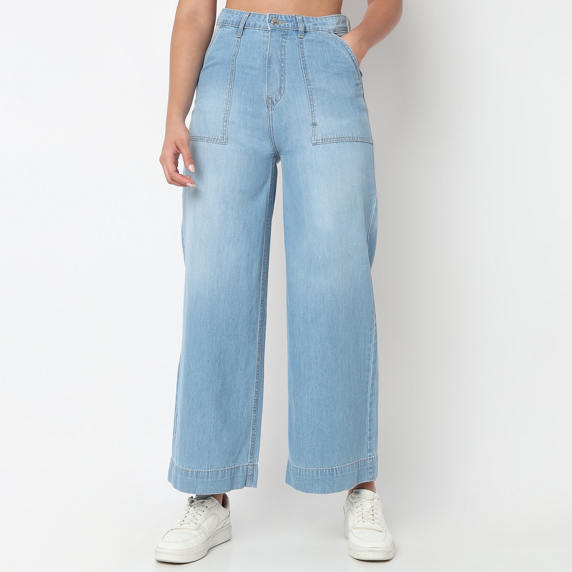 Wide Leg Street Look Denim
