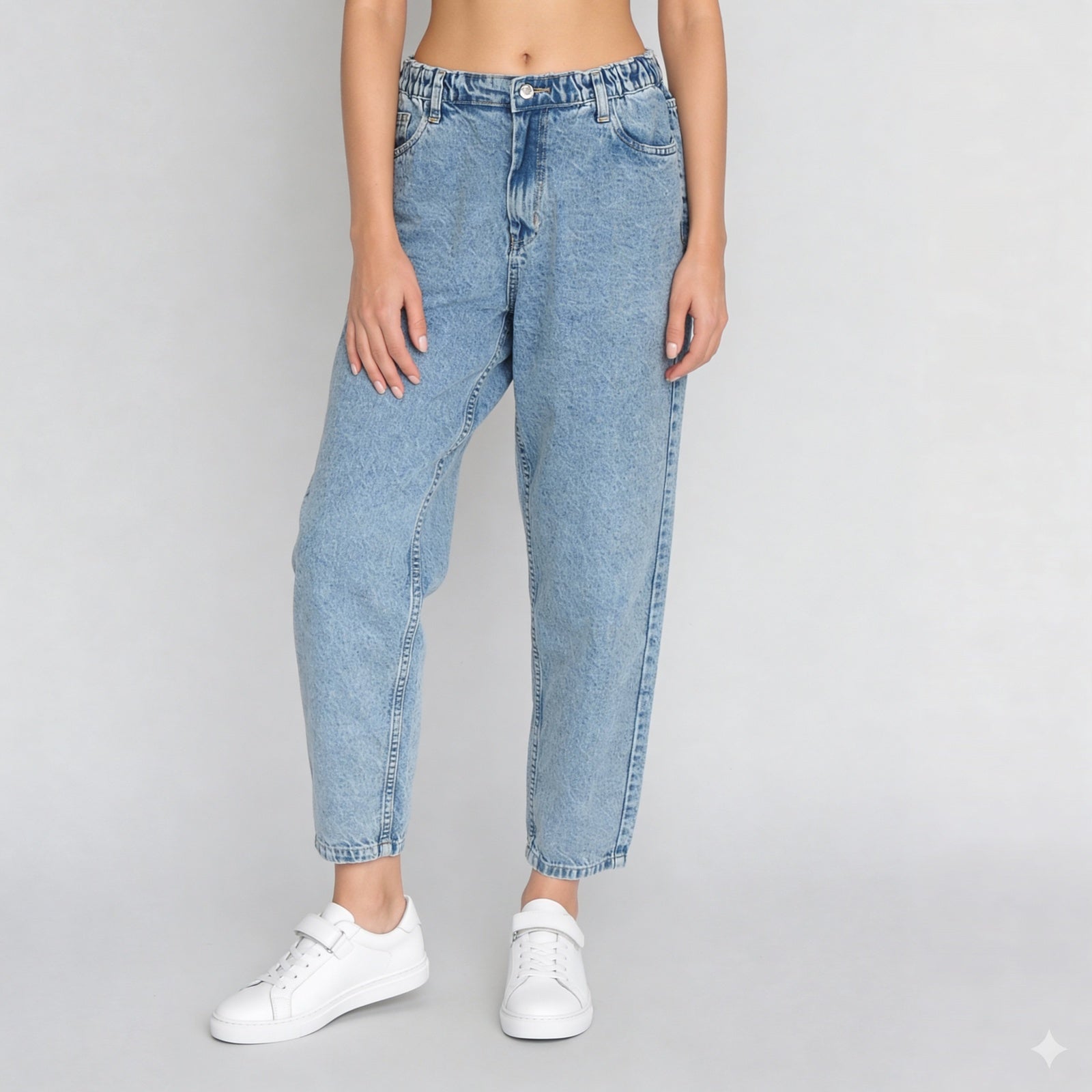 Straight Fit High Rise Back Button Look Jeans