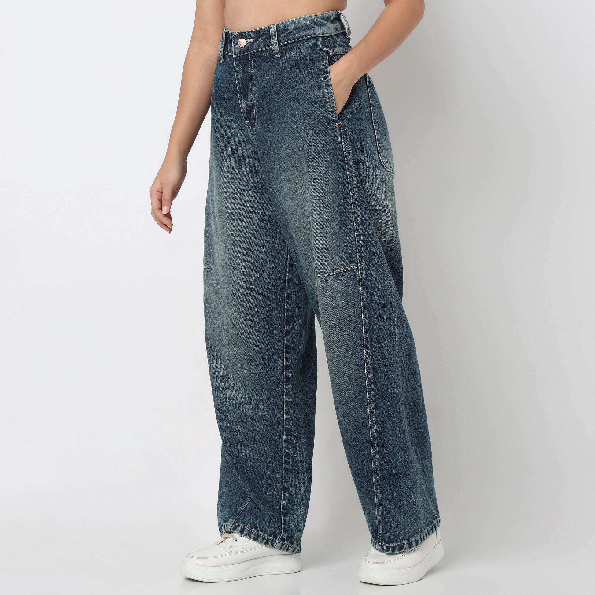 Low Waist Barrel Fit Jeans