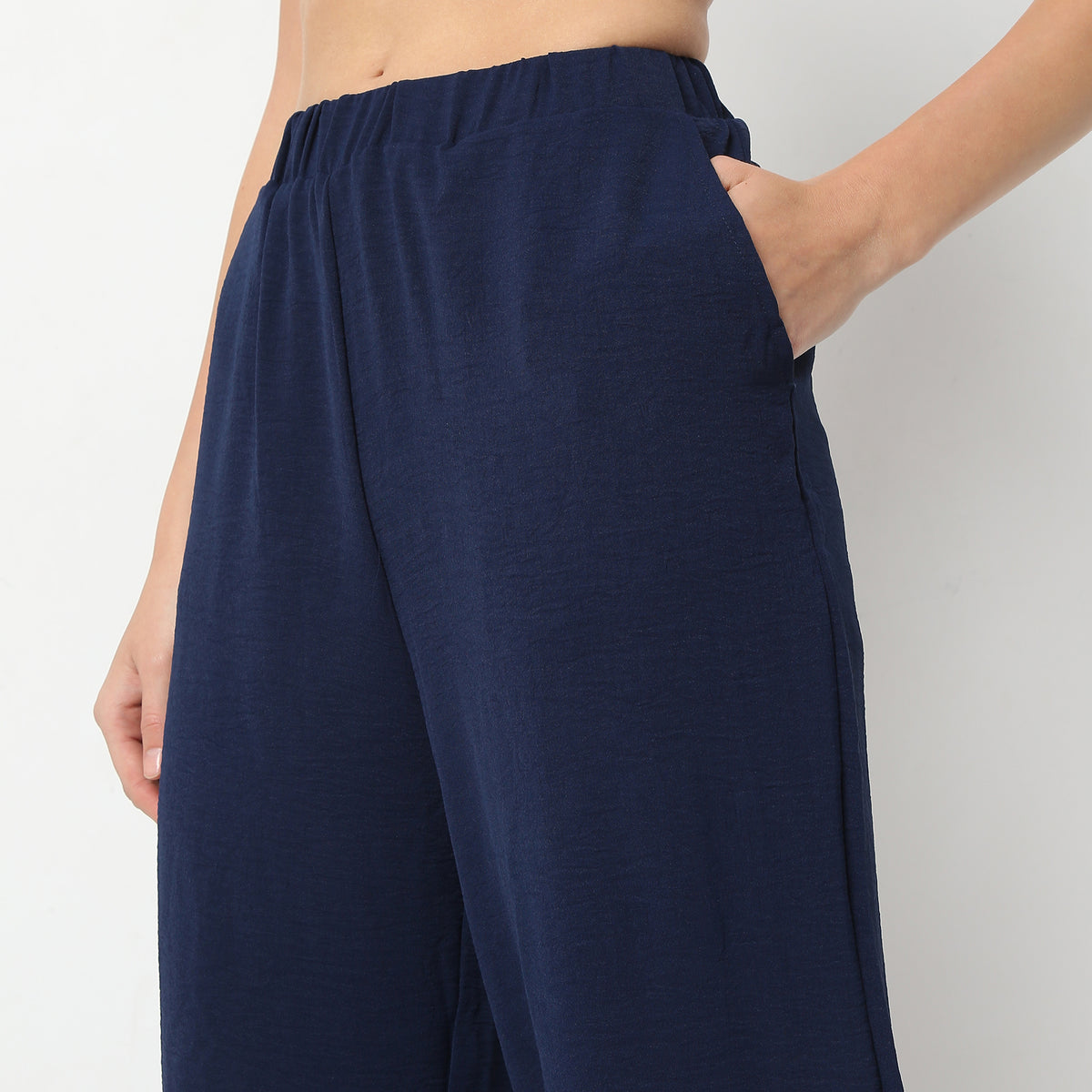 Regular Fit Structured Ankle Length Mid Rise Palazzos