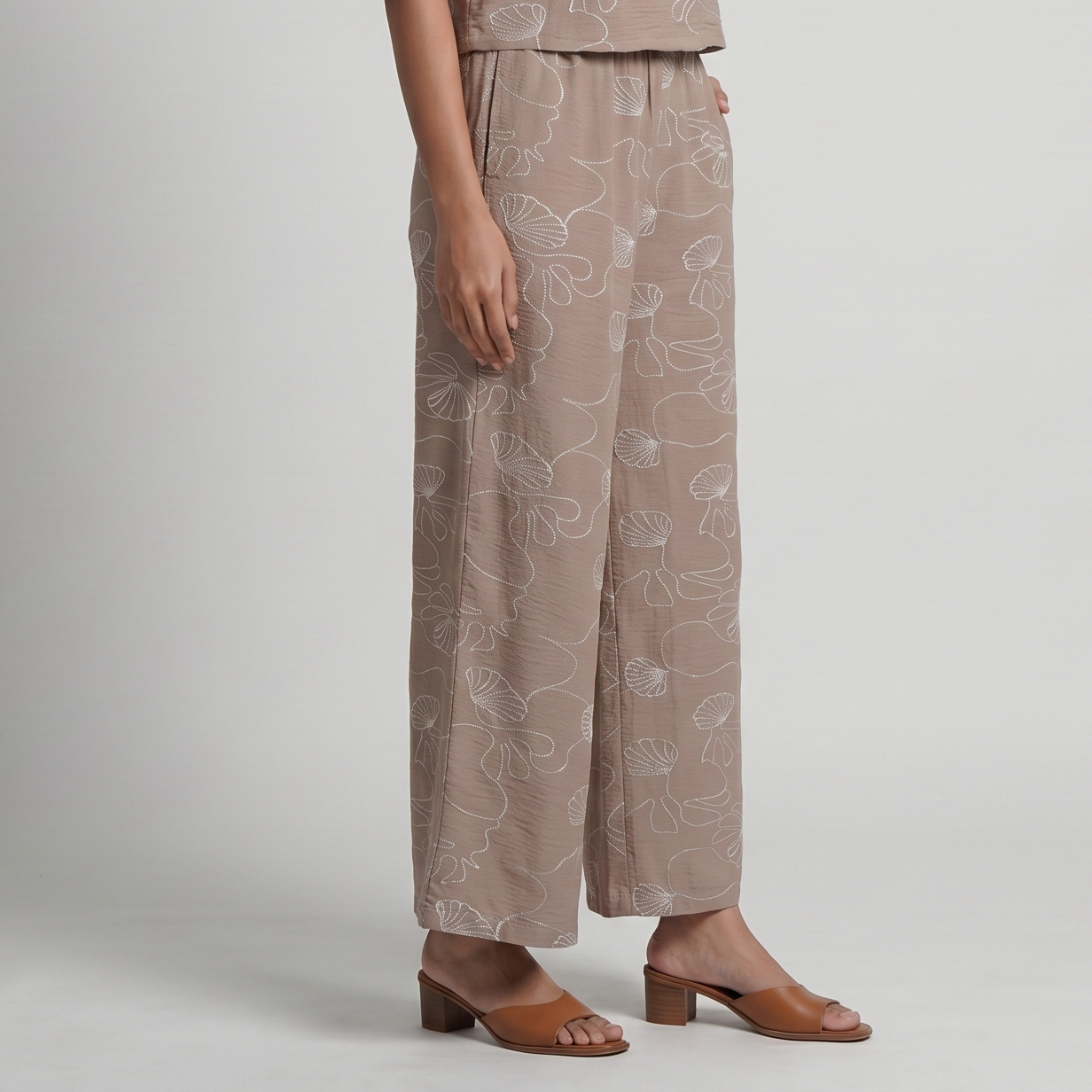Embroidered Mid Rise Palazzo