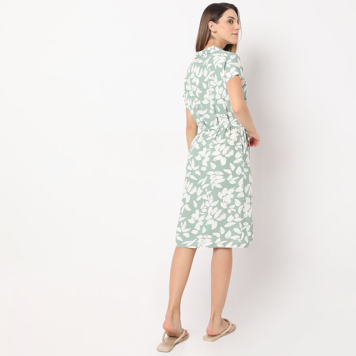 Floral Knee Length Lapel Collar Short Sleeve Gown