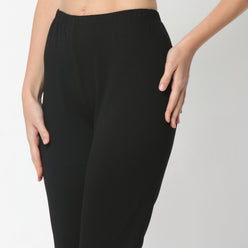 Regular Fit Solid Ankle Length Mid Rise Leggings