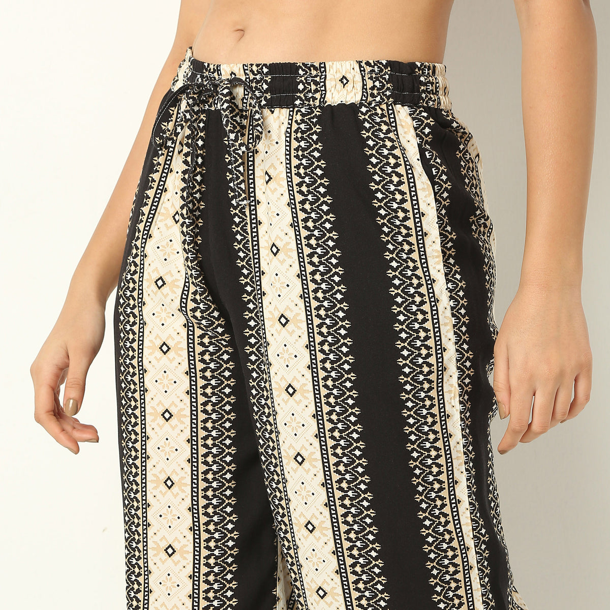 Regular Fit Printed Ankle Length Mid Rise Palazzos