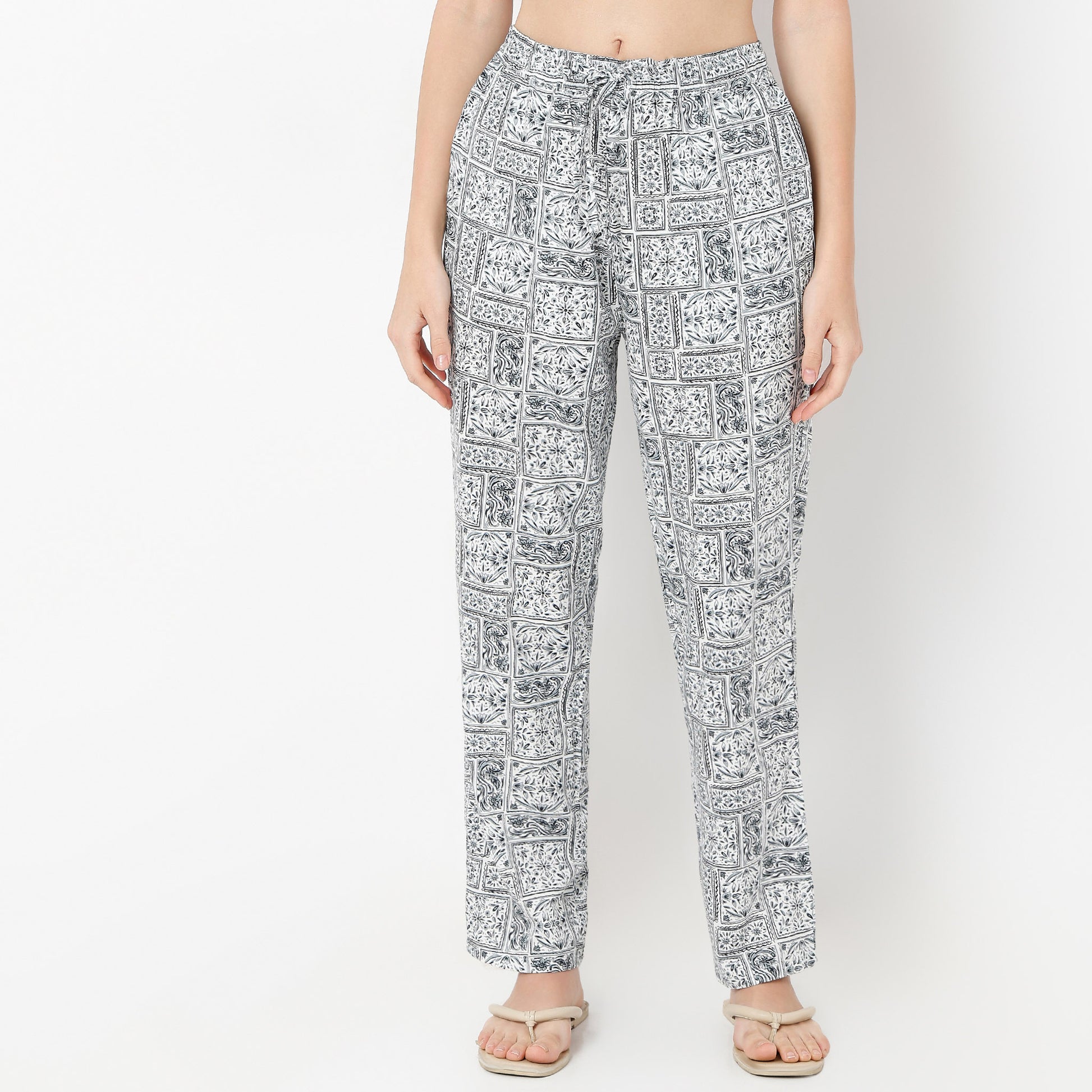 Regular Fit Printed Ankle Length Mid Rise Pyjamas
