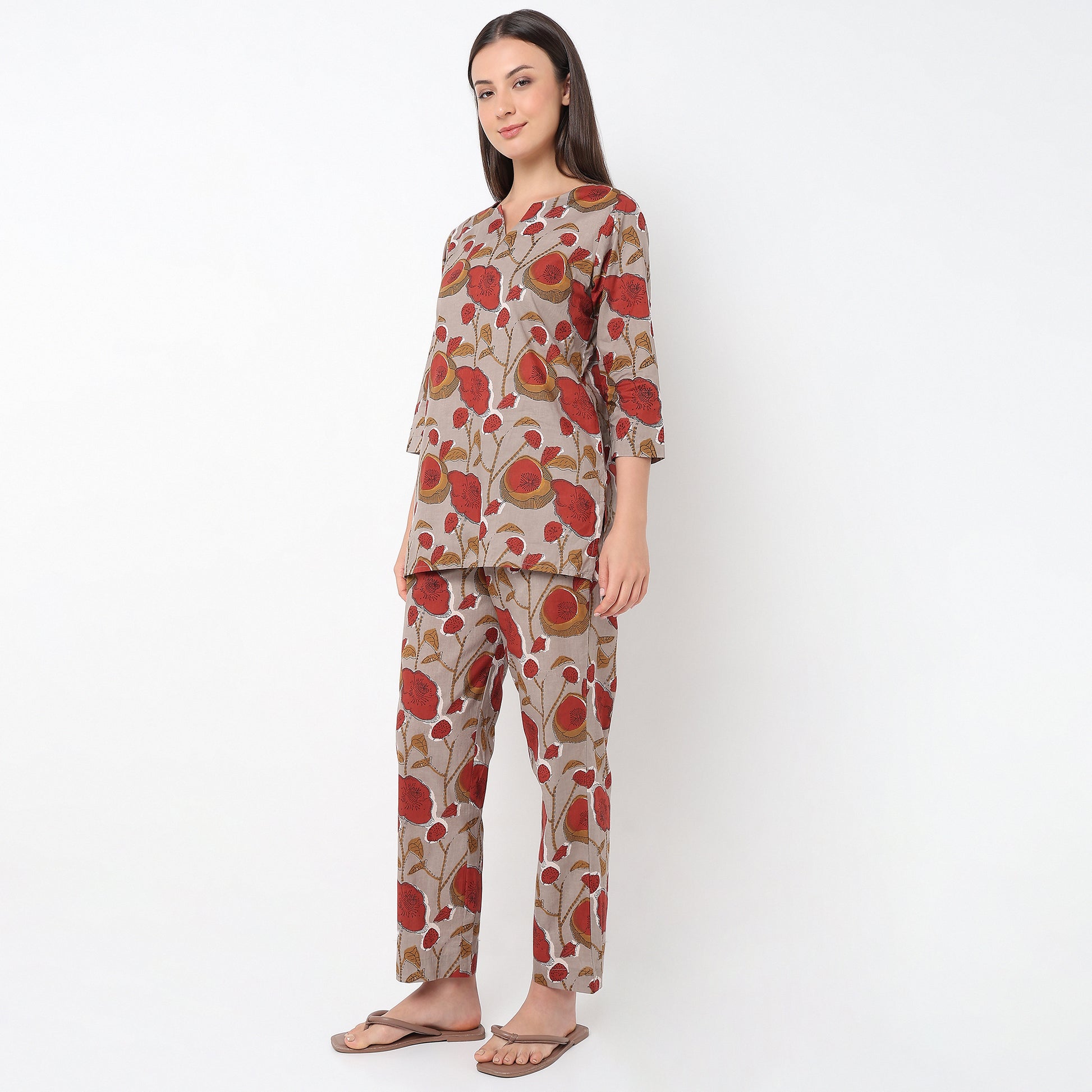 Floral Print Round Neck Kurta with Pyjama Set