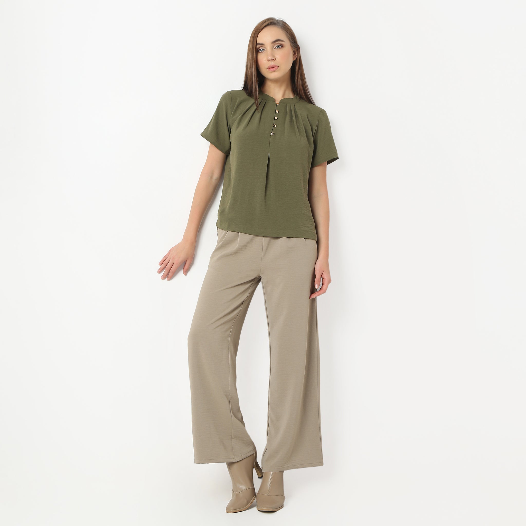 Solid Round Neck Pleated Top